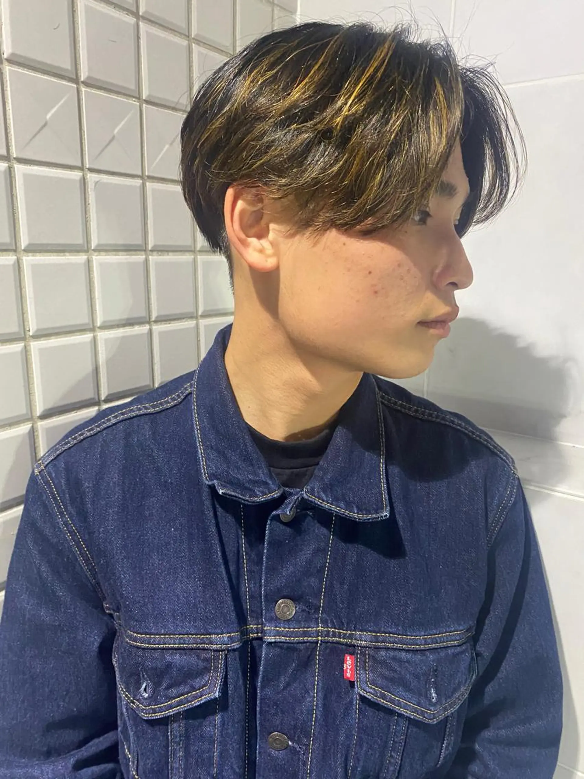 ショート カラー メンズ メンズブリーチ メンズハイライト メンズインナーカラー メンズパーマ プードルパーマ charme所属・💈メンズ短髪特化 ✂︎伊藤大輝💈のヘアスタイル