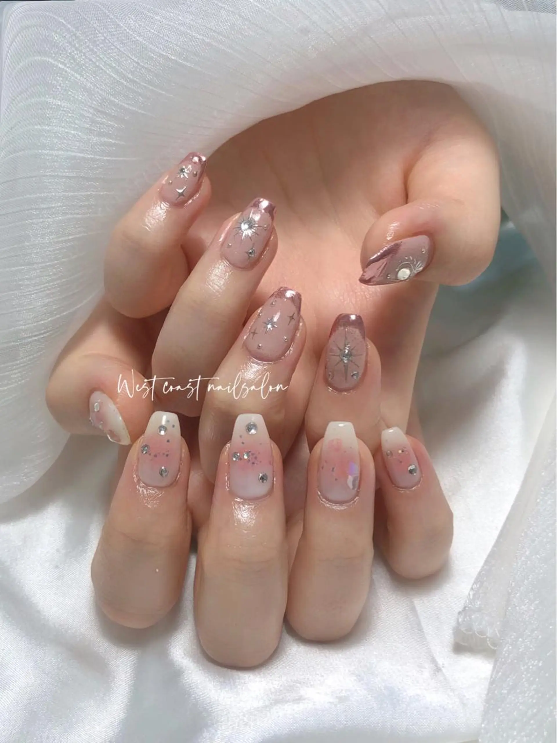 ネイル リボン、ガーリー パーツ放題専門店のネイルデザイン