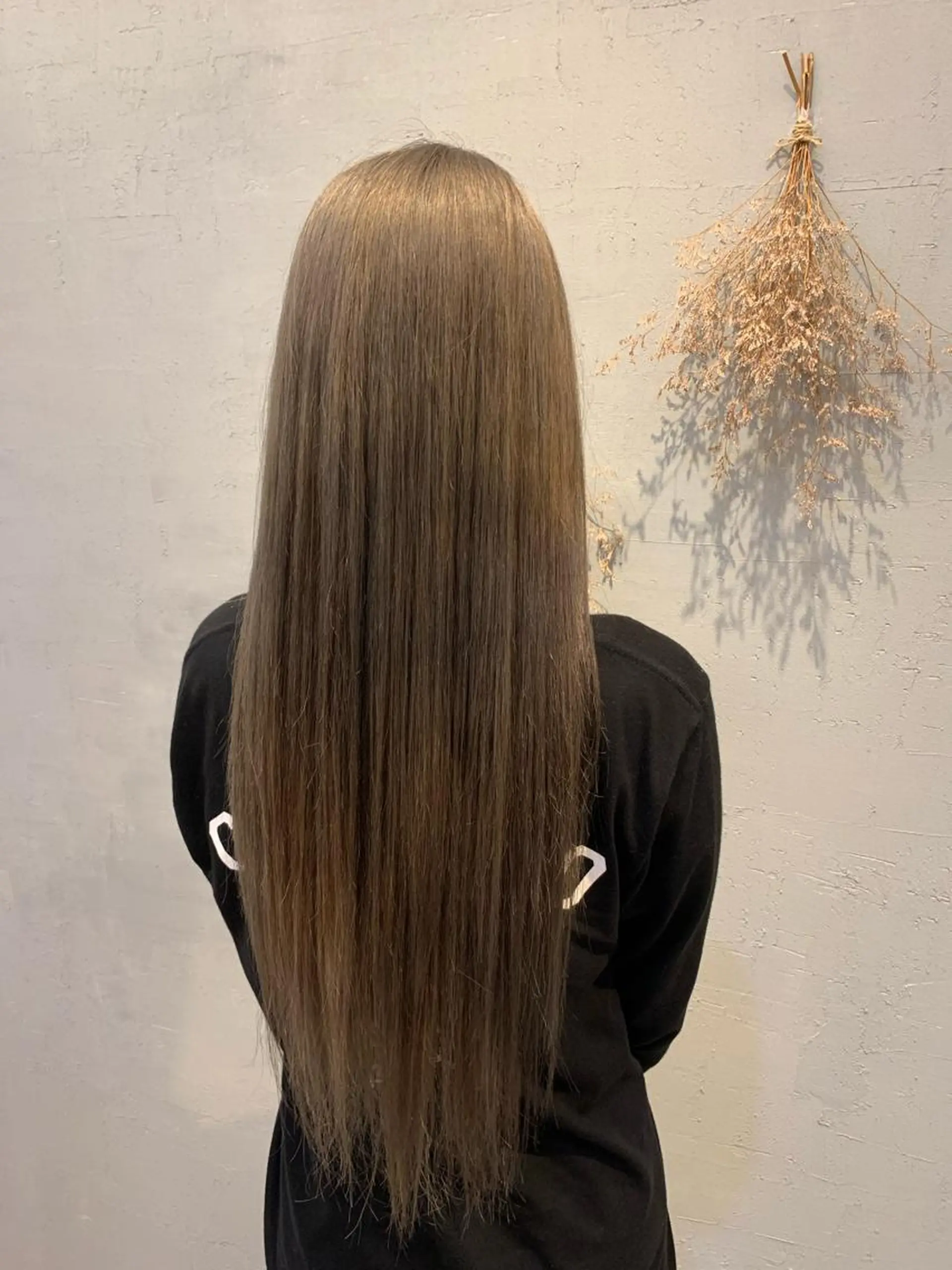 カラー ブリーチ シルバー ete カワニシのヘアスタイル