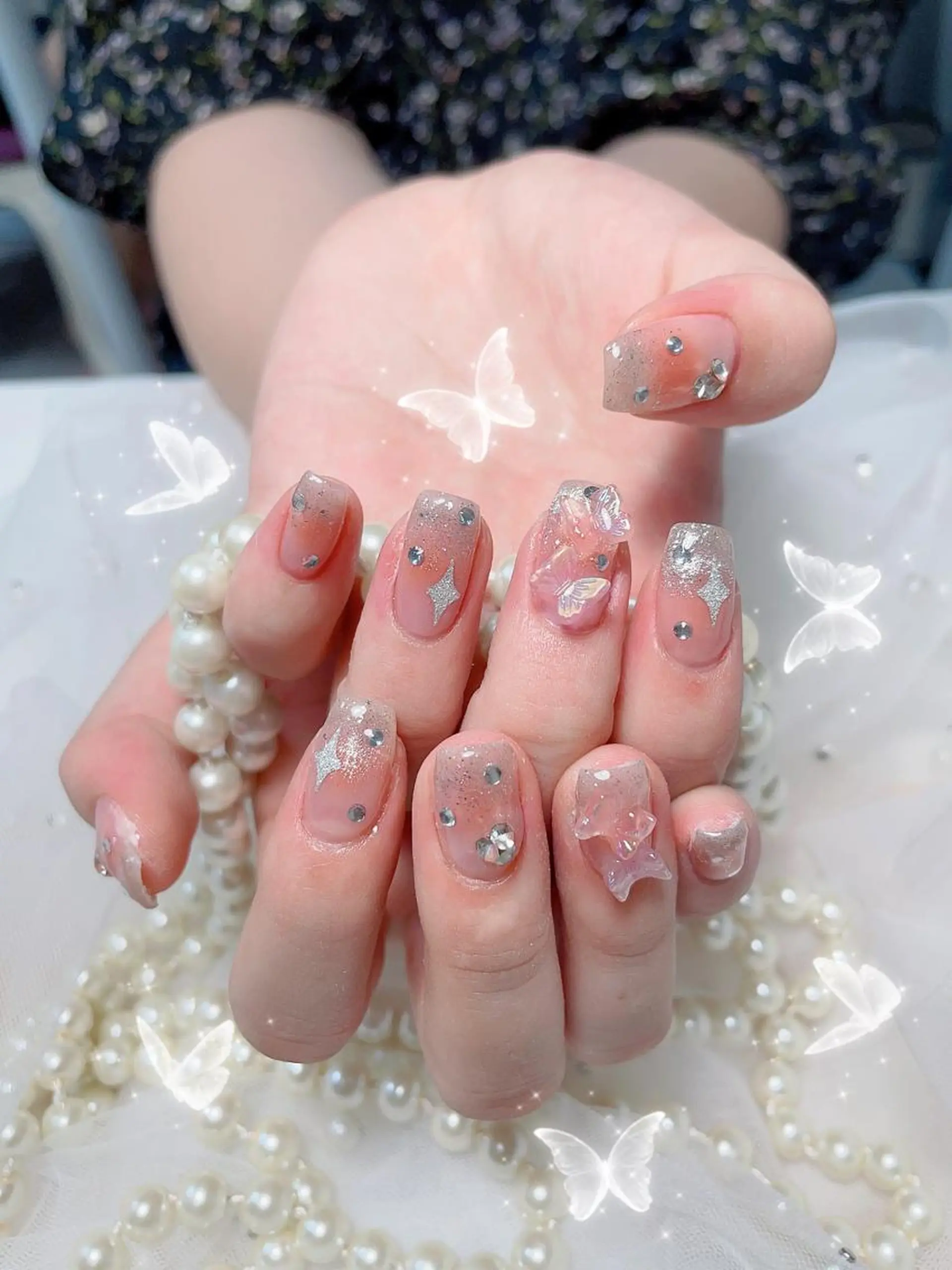 ネイル チークネイル フラッシュネイル ハート キラキラネイル 韓国ネイル 💎CC・NaNa 韓国風ネイル🌙Cのネイルデザイン