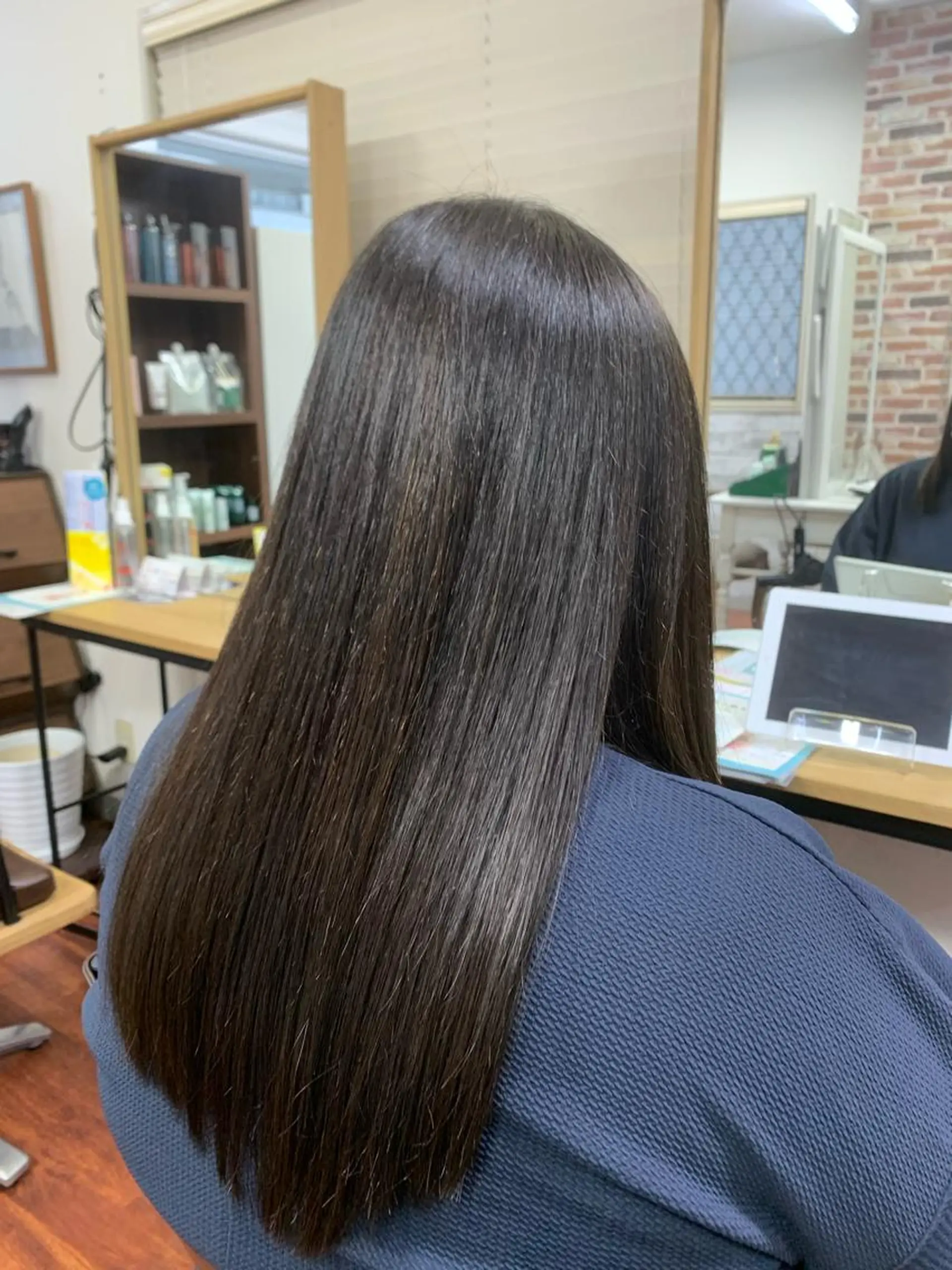 ロング カット 縮毛矯正 トリートメント RIANA/髪質改善 マンツーマンサロンのヘアスタイル