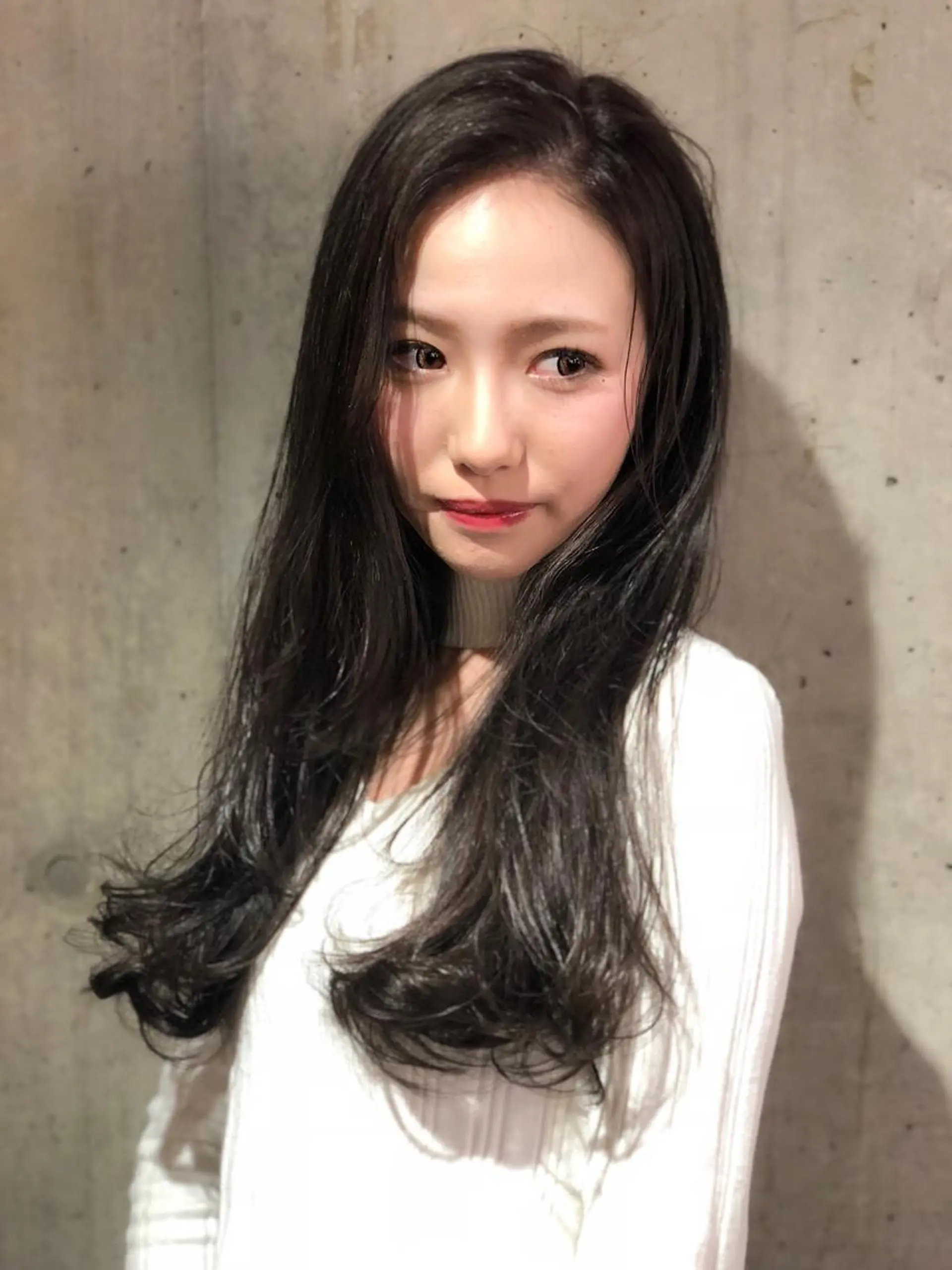 ロング カラー ヘアアレンジ ブリーチ 韓国レイヤーカット 🧸ベージュカラーのヘアスタイル