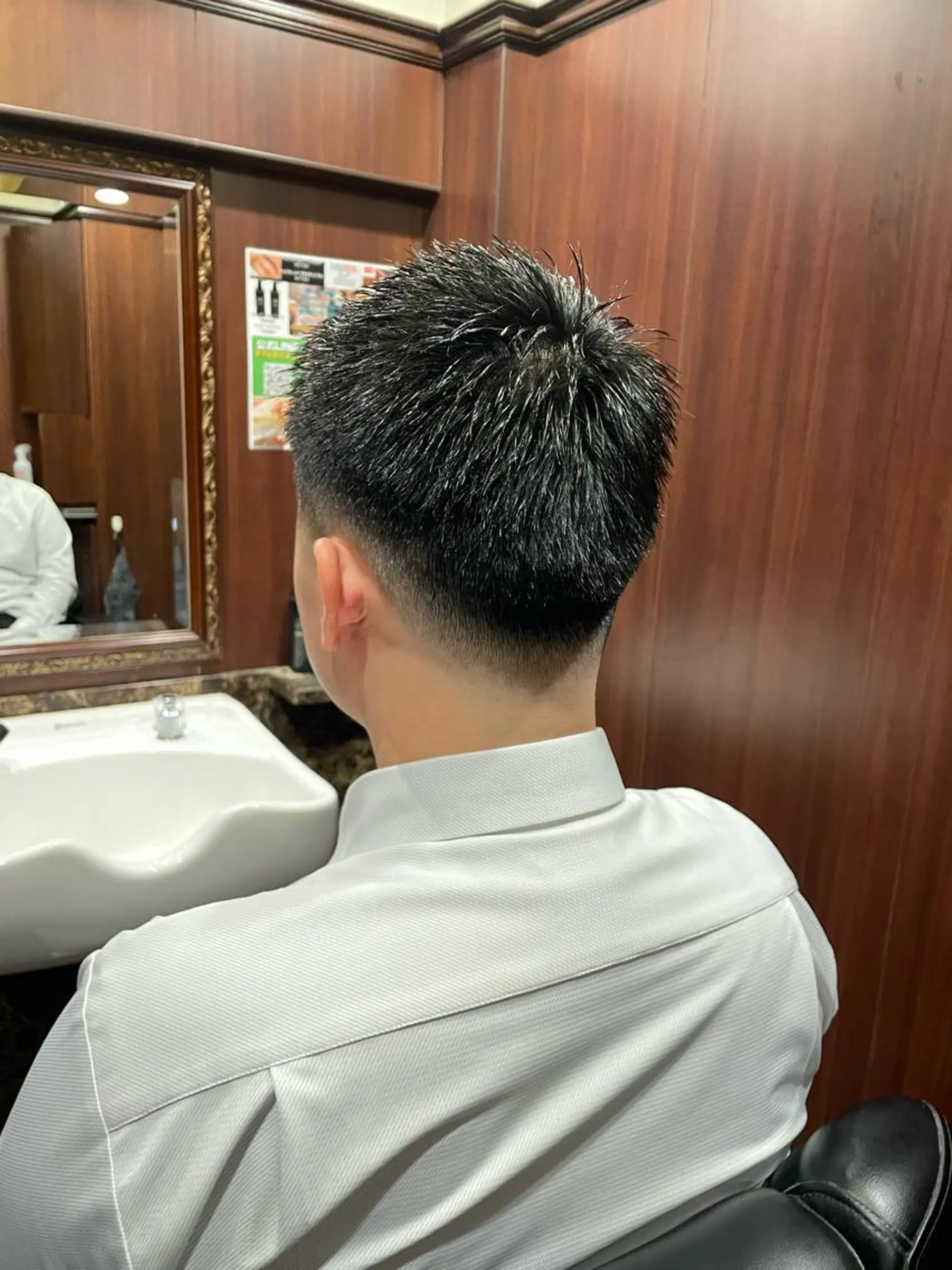 ショート メンズ 海老原 コウのヘアスタイル