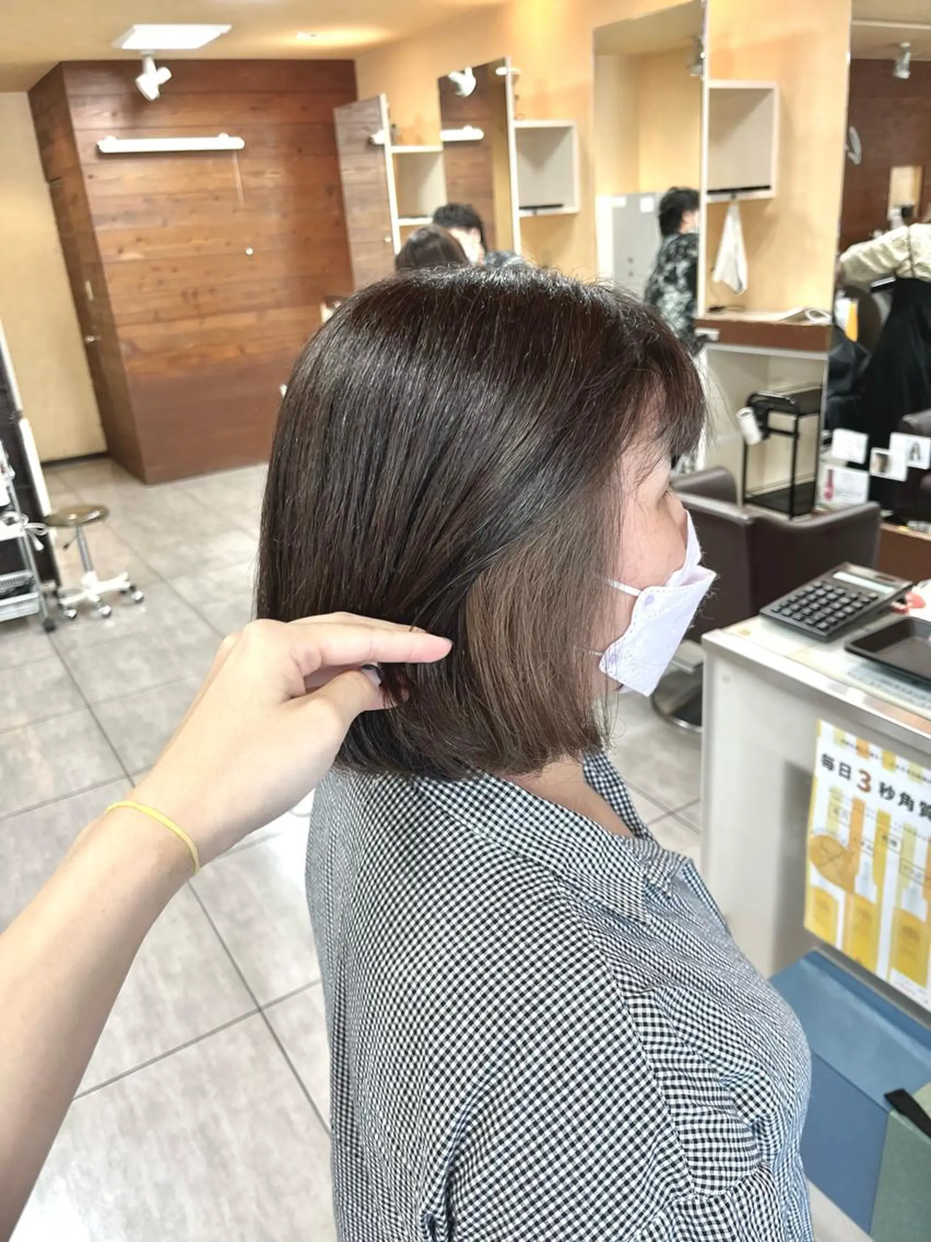 ショート カラー ヘアアレンジ ブリーチ インナー×縮毛矯正 ピンクカラー澤井里菜のヘアスタイル