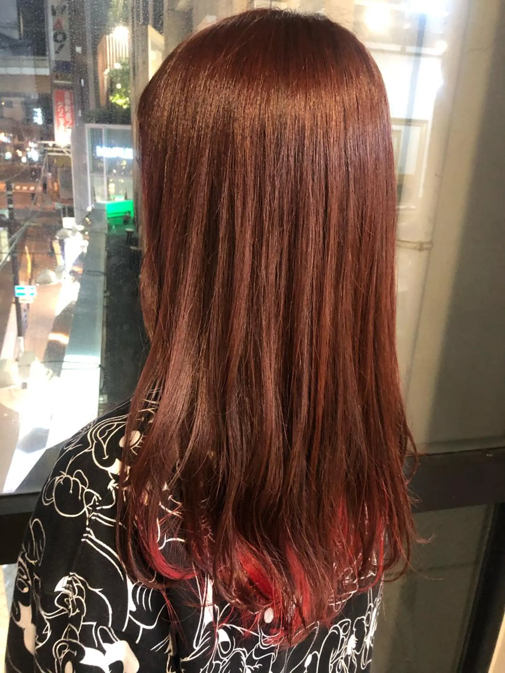 セミロング カラー 髪質改善＆ブリーチ 伊勢　祐一郎のヘアスタイル