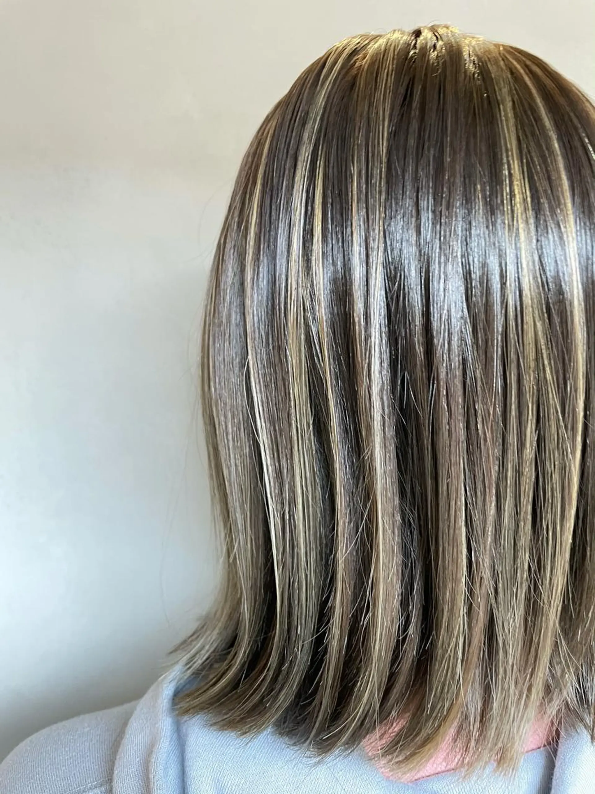 ミディアム カラー ヘアカラー トリートメント ハイライトが 得意なニキです😊のヘアスタイル