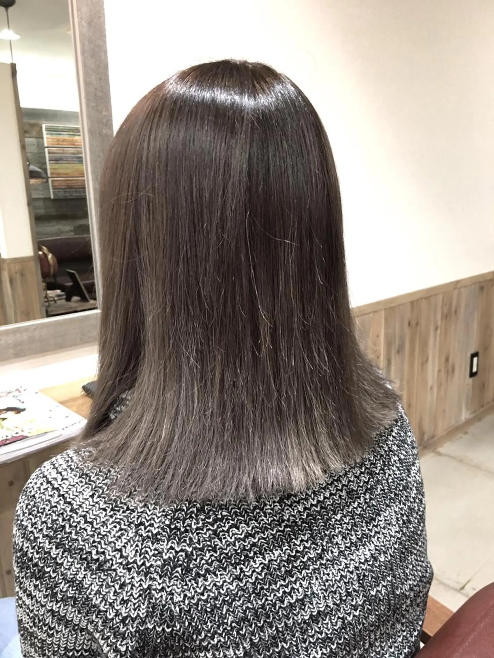 ミディアム カラー アッシュ シルバー シルバーアッシュ 🦋Oasis RINA 🦋のヘアスタイル