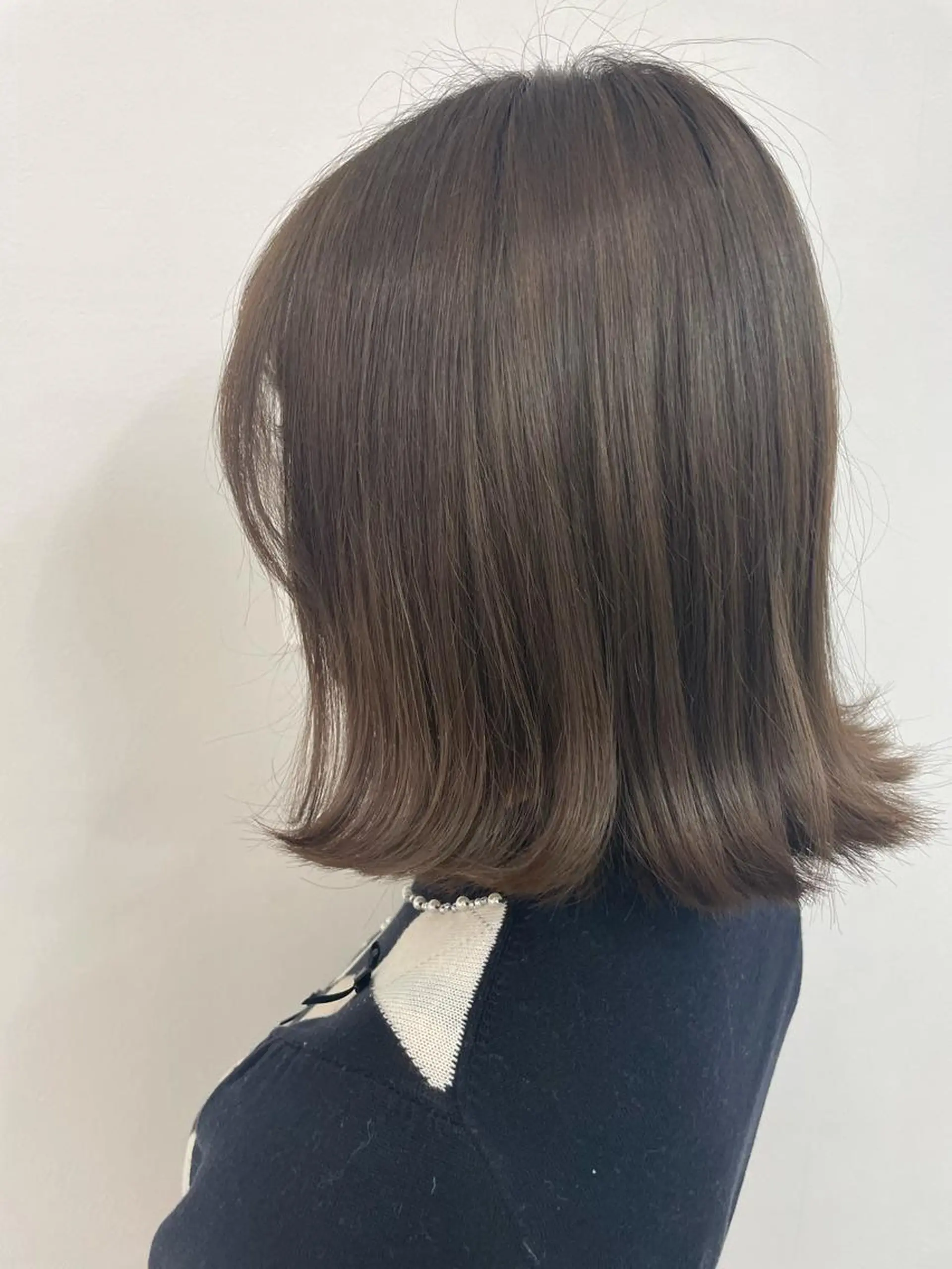 ショート カラー ヘアアレンジ グレージュ 坪井 拓海のヘアスタイル