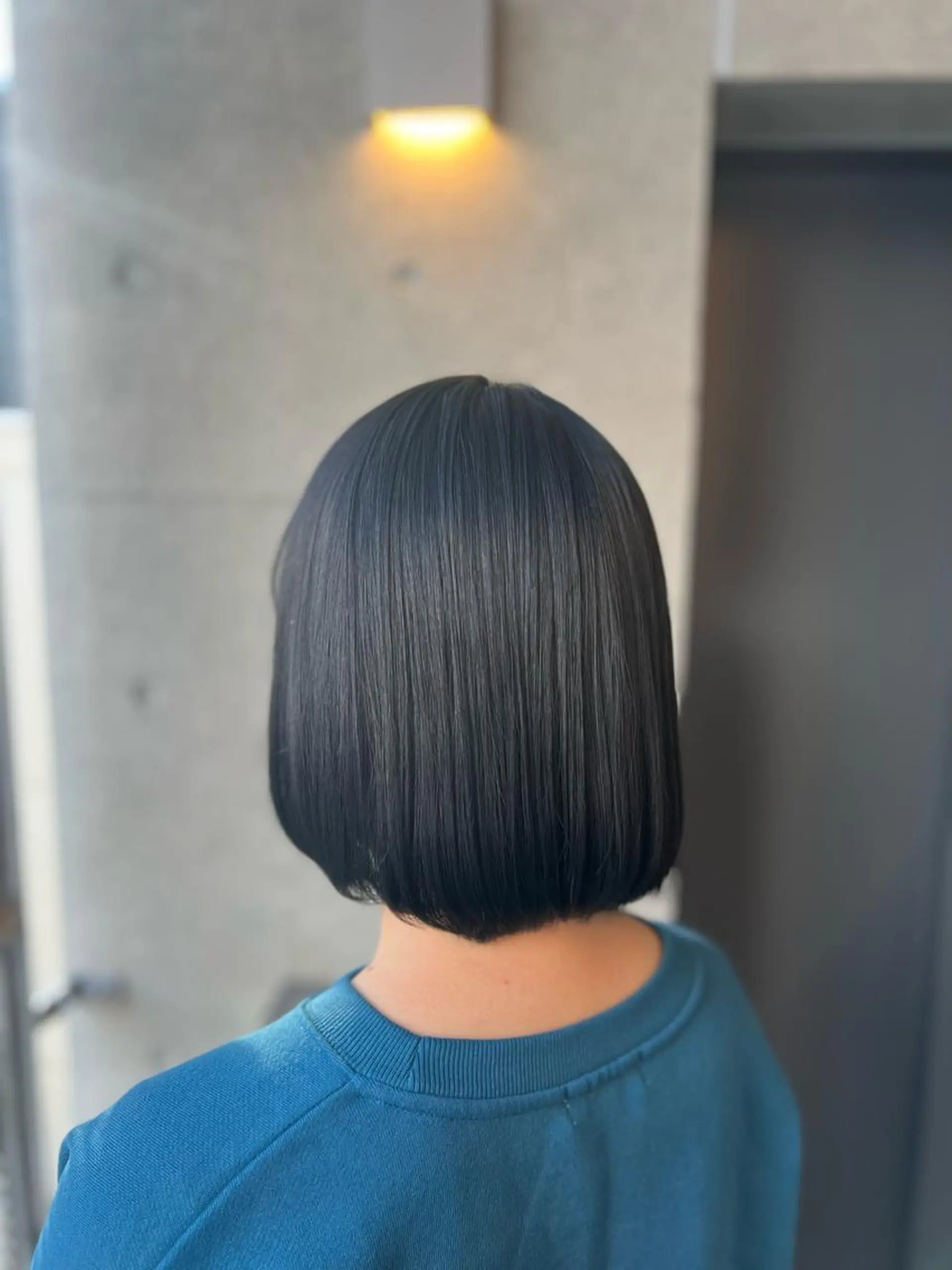 ショート カラー シールエクステ アディクシーカラー アッシュ バレイヤージュ ミストバング ヘアカラー トリートメント 吉野 瑳桜のヘアスタイル