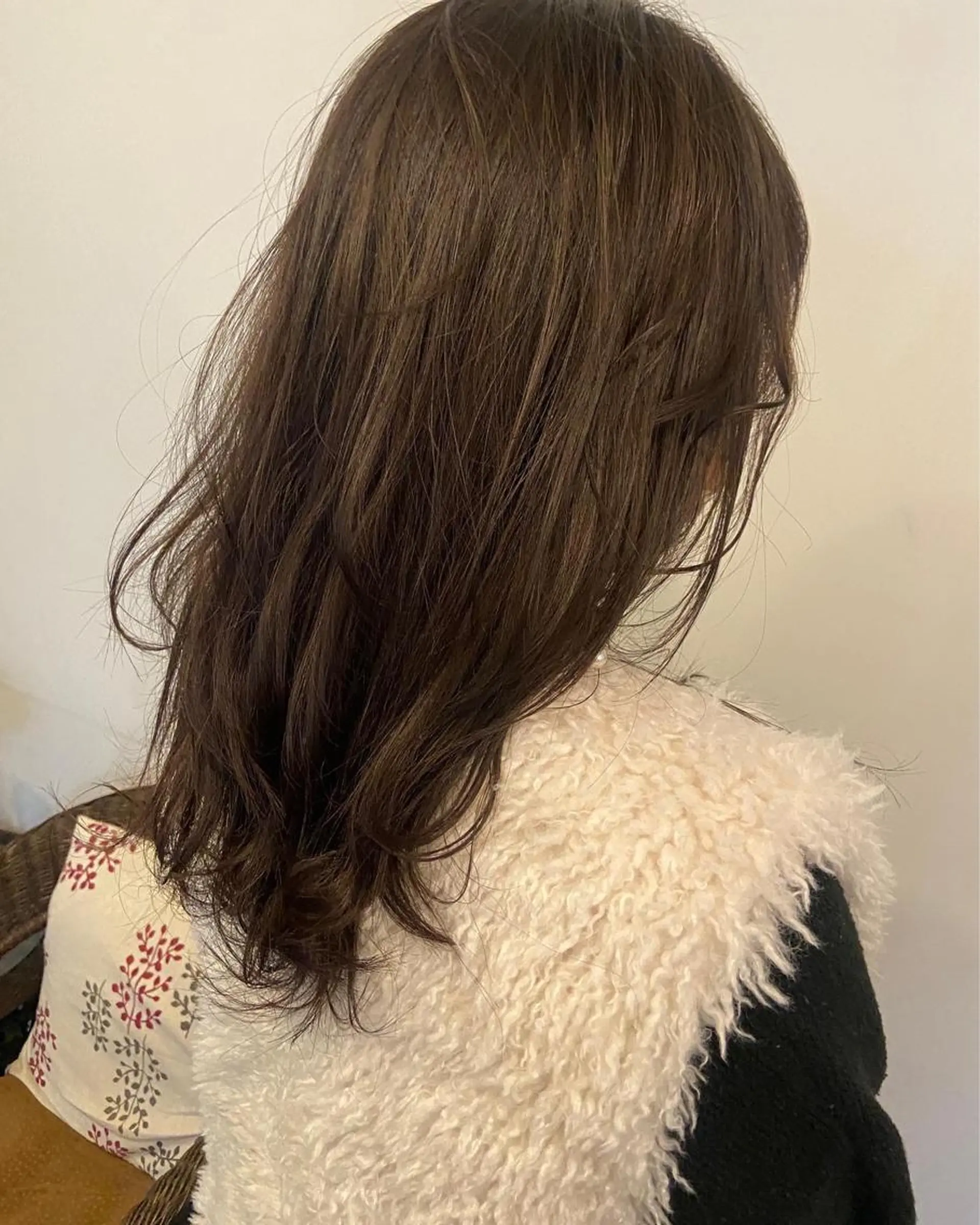 セミロング カラー パーマ ヘアアレンジ メンズ キッズ ネイル マツエク・マツパ アイブロウ マッシュ 刈り上げ メンズウルフカット アッシュ ブラウンカラー カット ヘアカラー トリートメント ヘッドスパ 久木原 ゆりのヘアスタイル