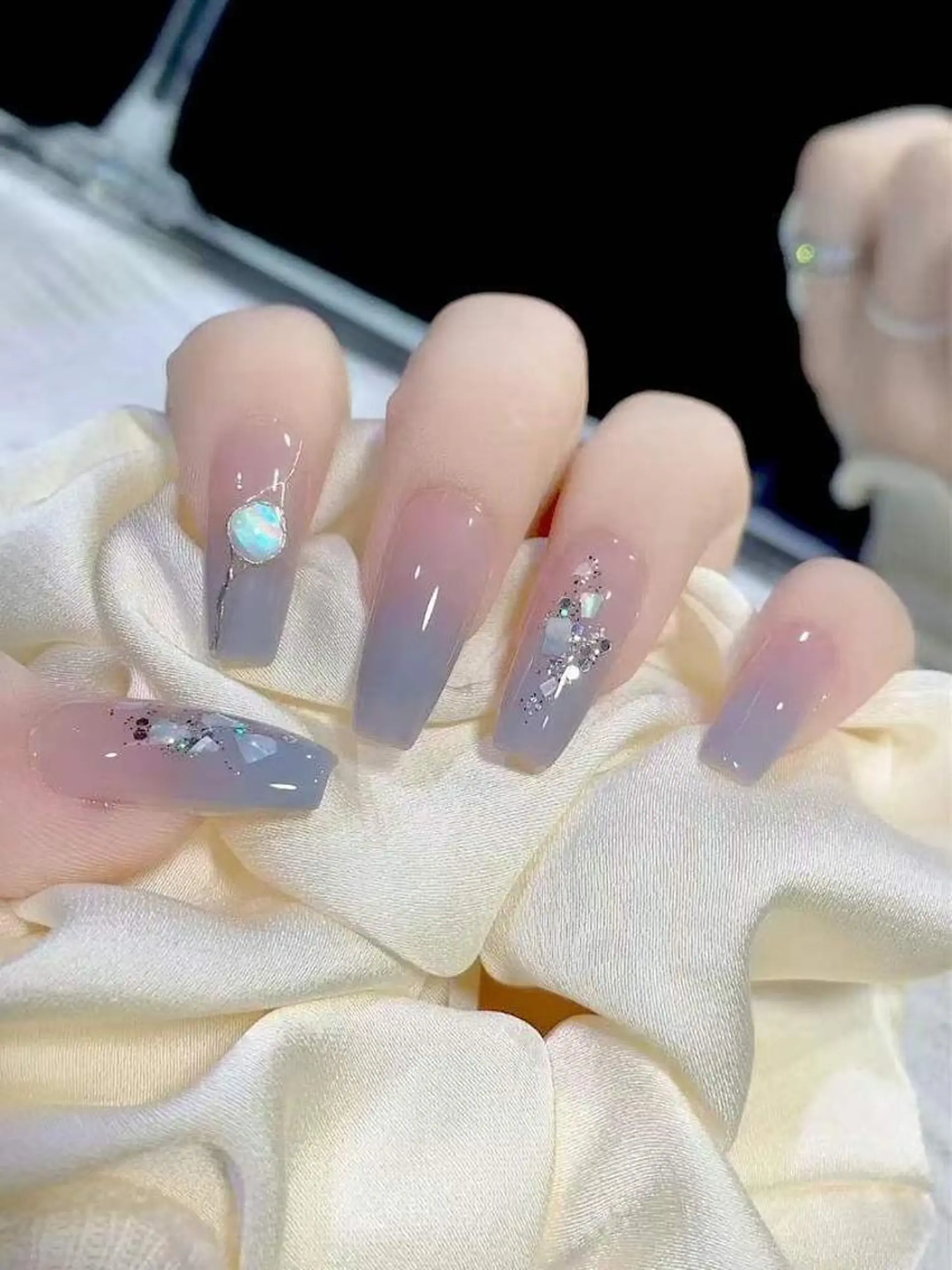 ネイル ハンドネイル MoonNail ユリ🌸のネイルデザイン