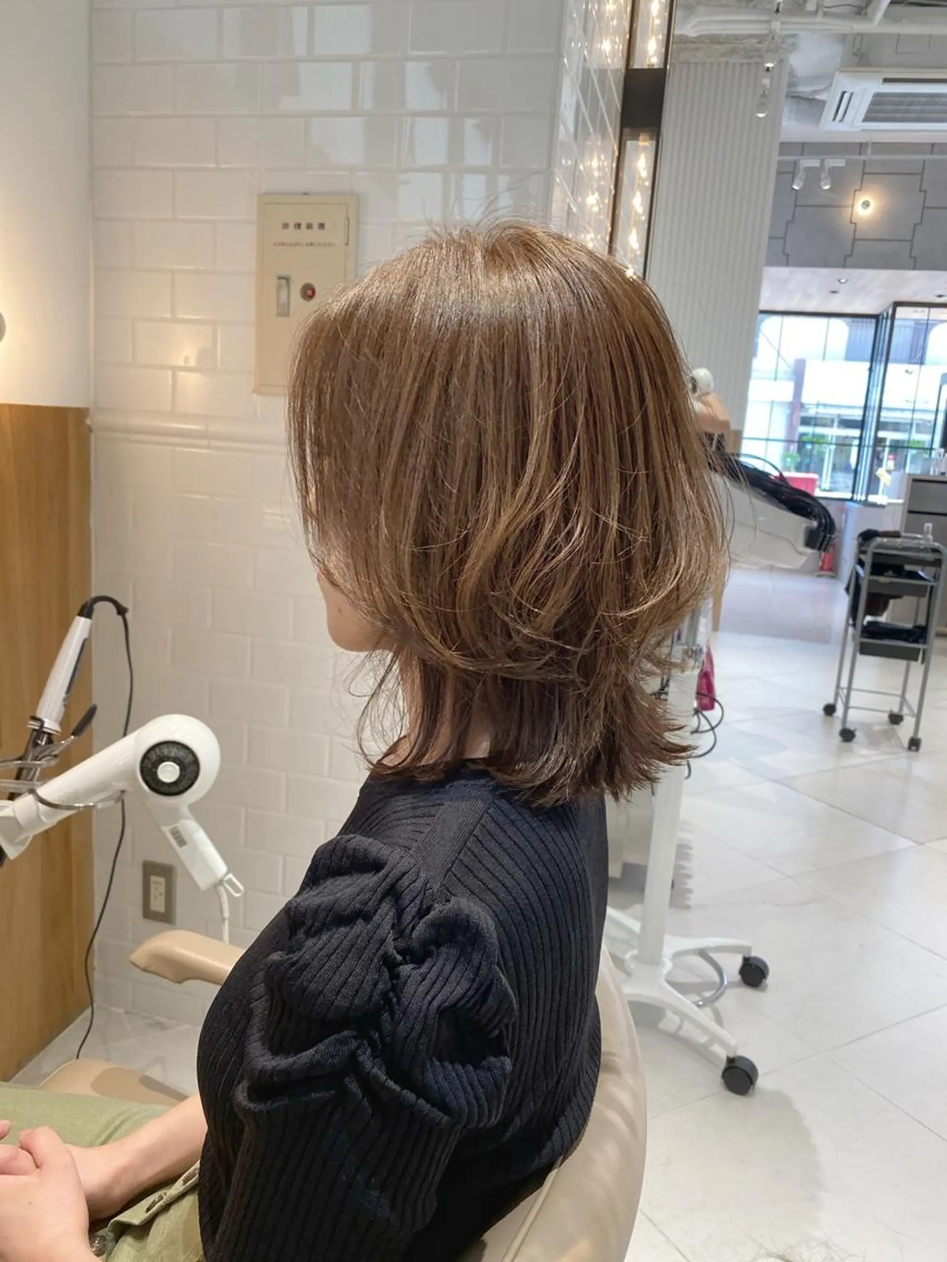 ミディアム カラー ベージュカラー ブリーチ ミルクティーベージュ ブリーチなしカラー レイヤーカット カット ヘアカラー トリートメント ボブ/ハイトーン 福生Radix 下田のヘアスタイル