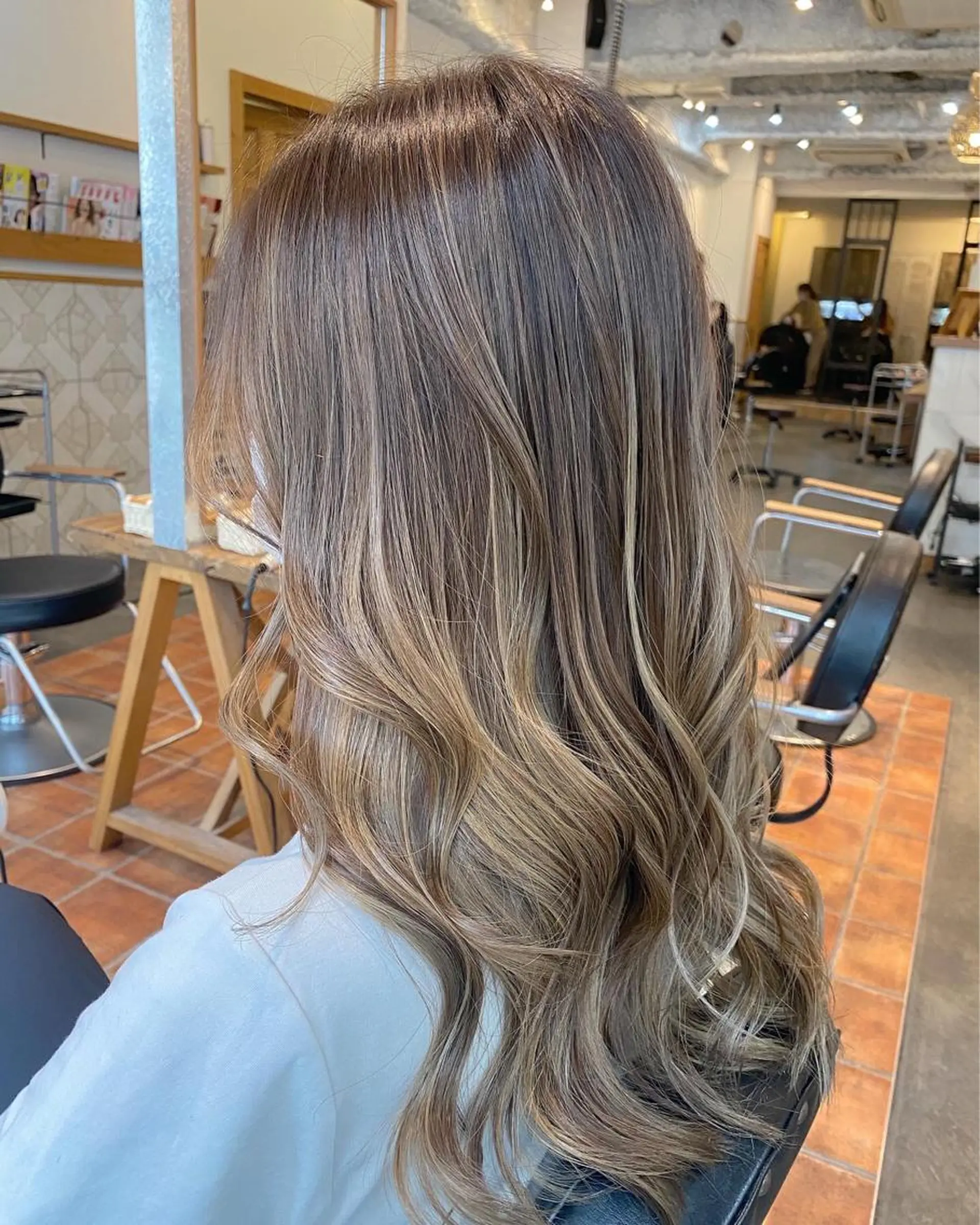 ロング カラー バレイヤージュ レイヤーカット ハイトーン×髪質改善 KENTAのヘアスタイル