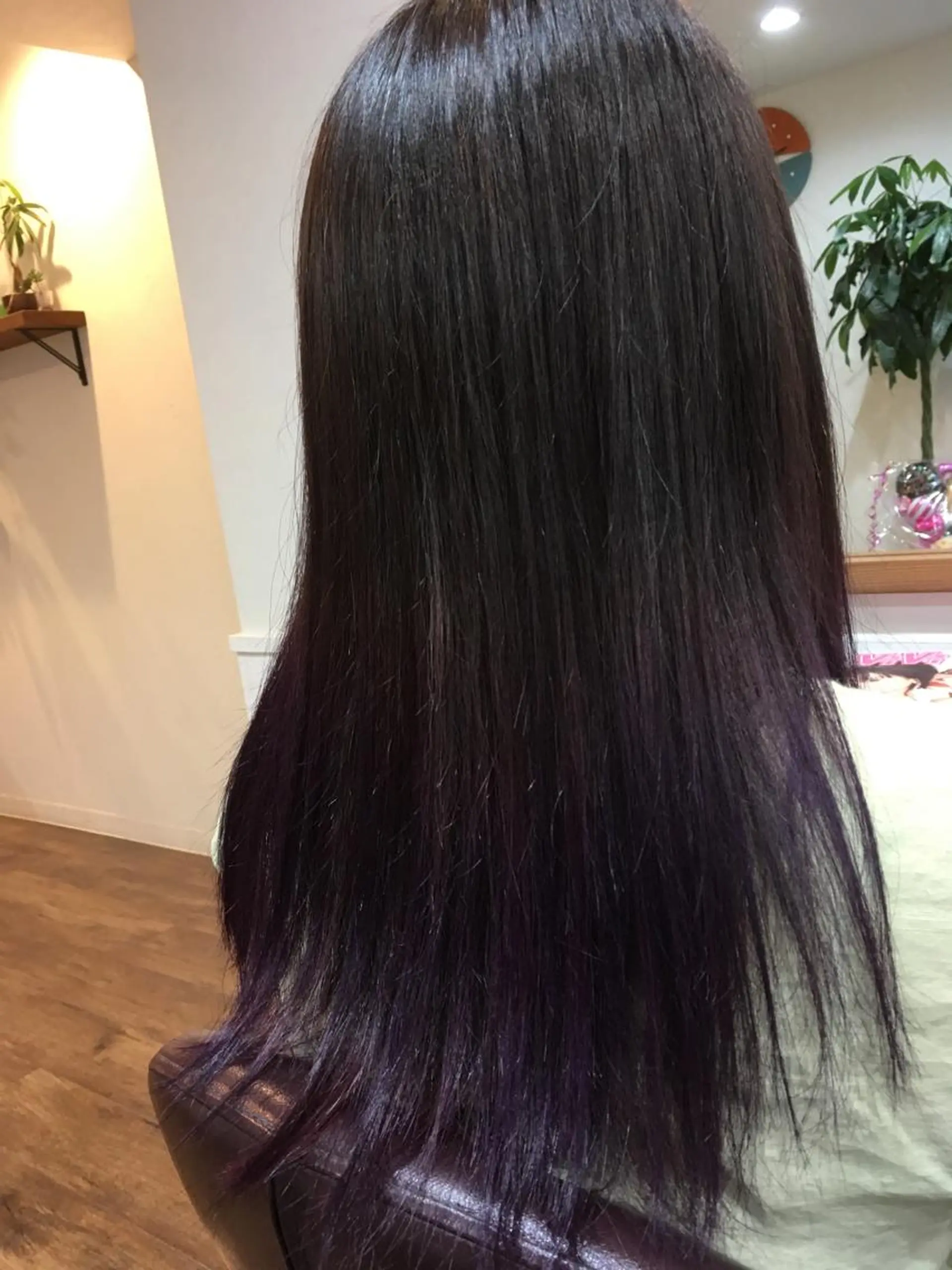 ロング カラー 塩崎 明菜のヘアスタイル