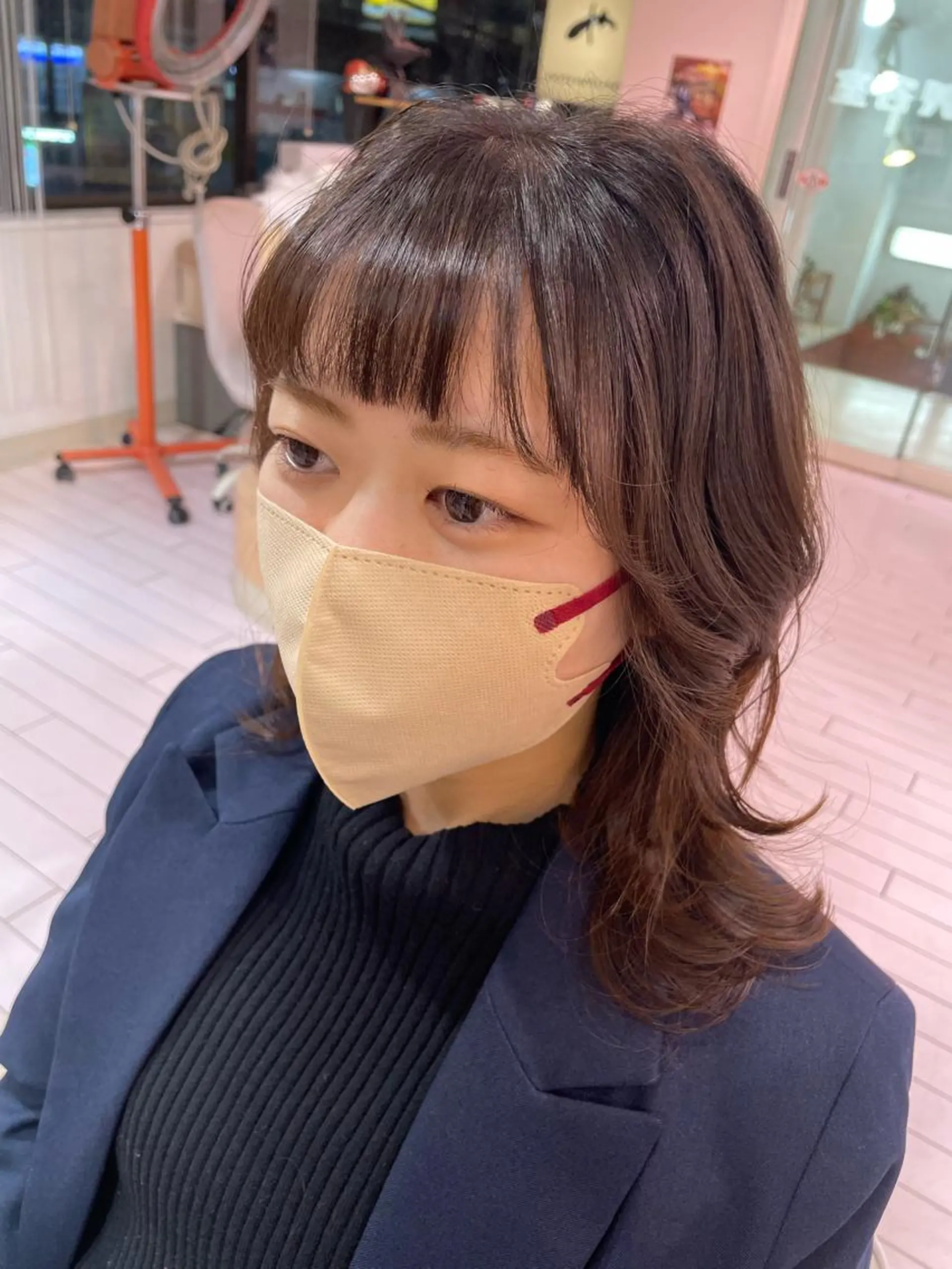 ミディアム ヘアアレンジ くびれヘア レイヤーカット オン眉 カット ヘアカラー トリートメント 村上 祐香のヘアスタイル