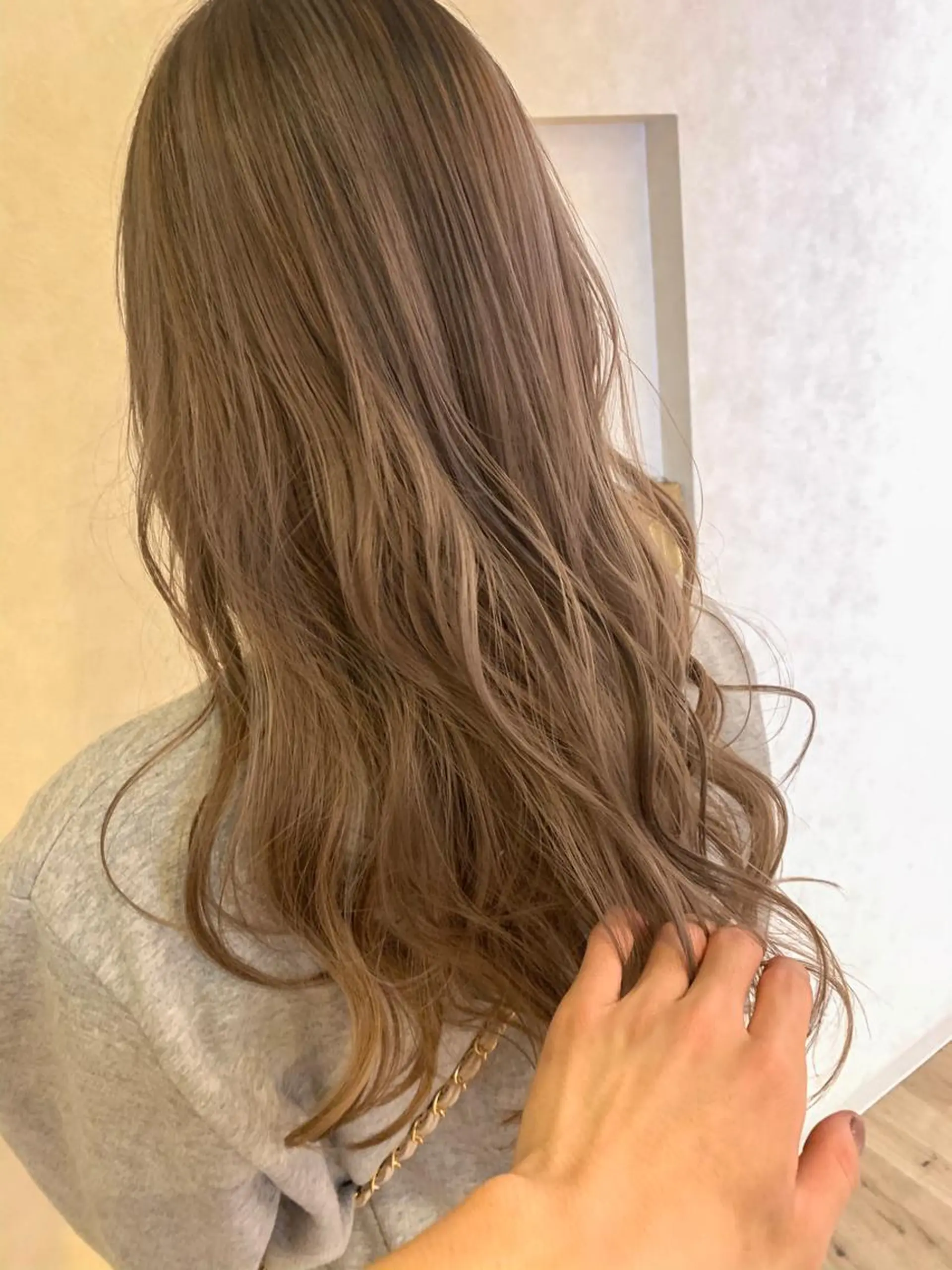 ロング ハイライト Lit所属・Lit.豊橋 夏目のヘアスタイル