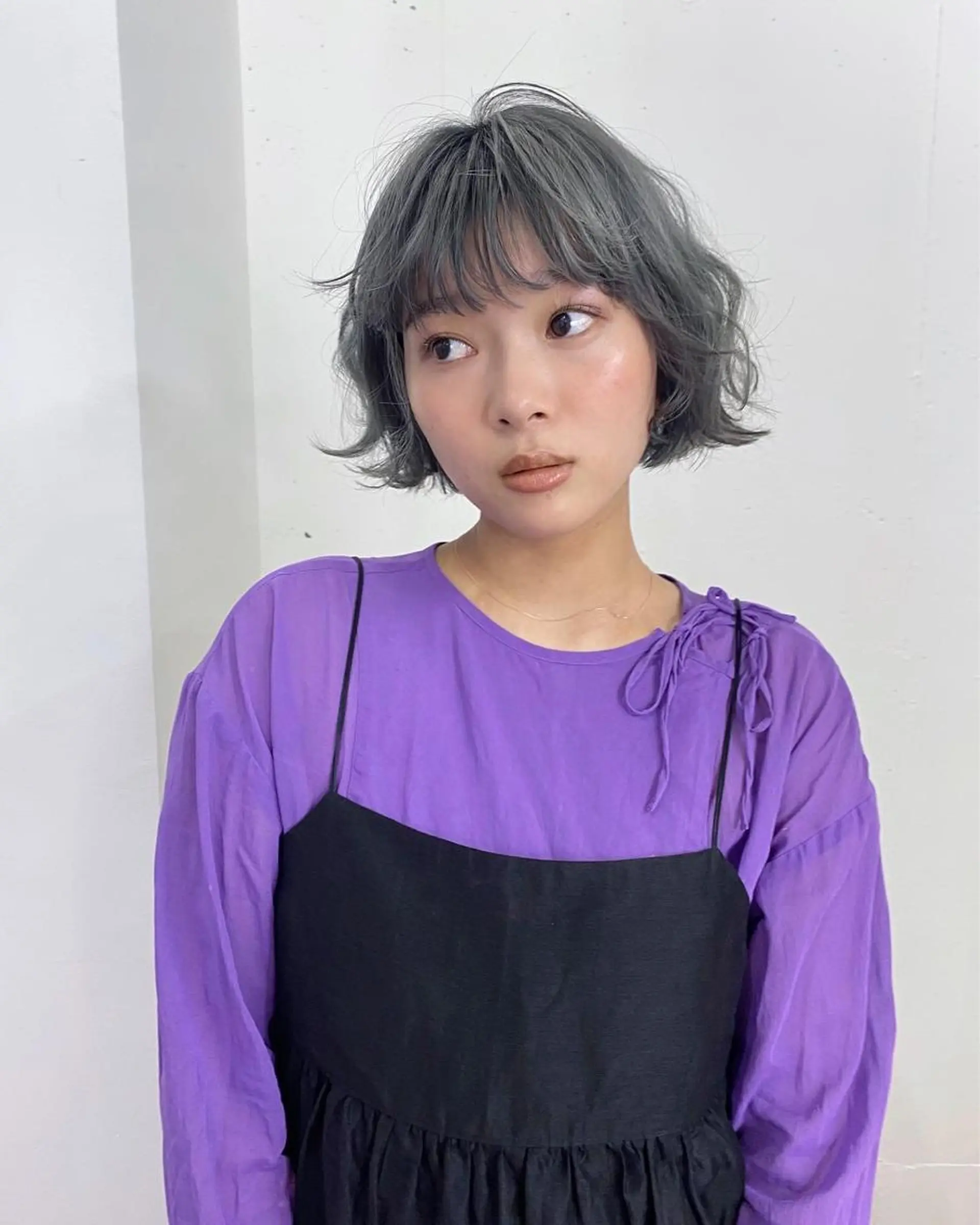 ショート カラー ブルーカラー ブルージュ 大石 沙季のヘアスタイル