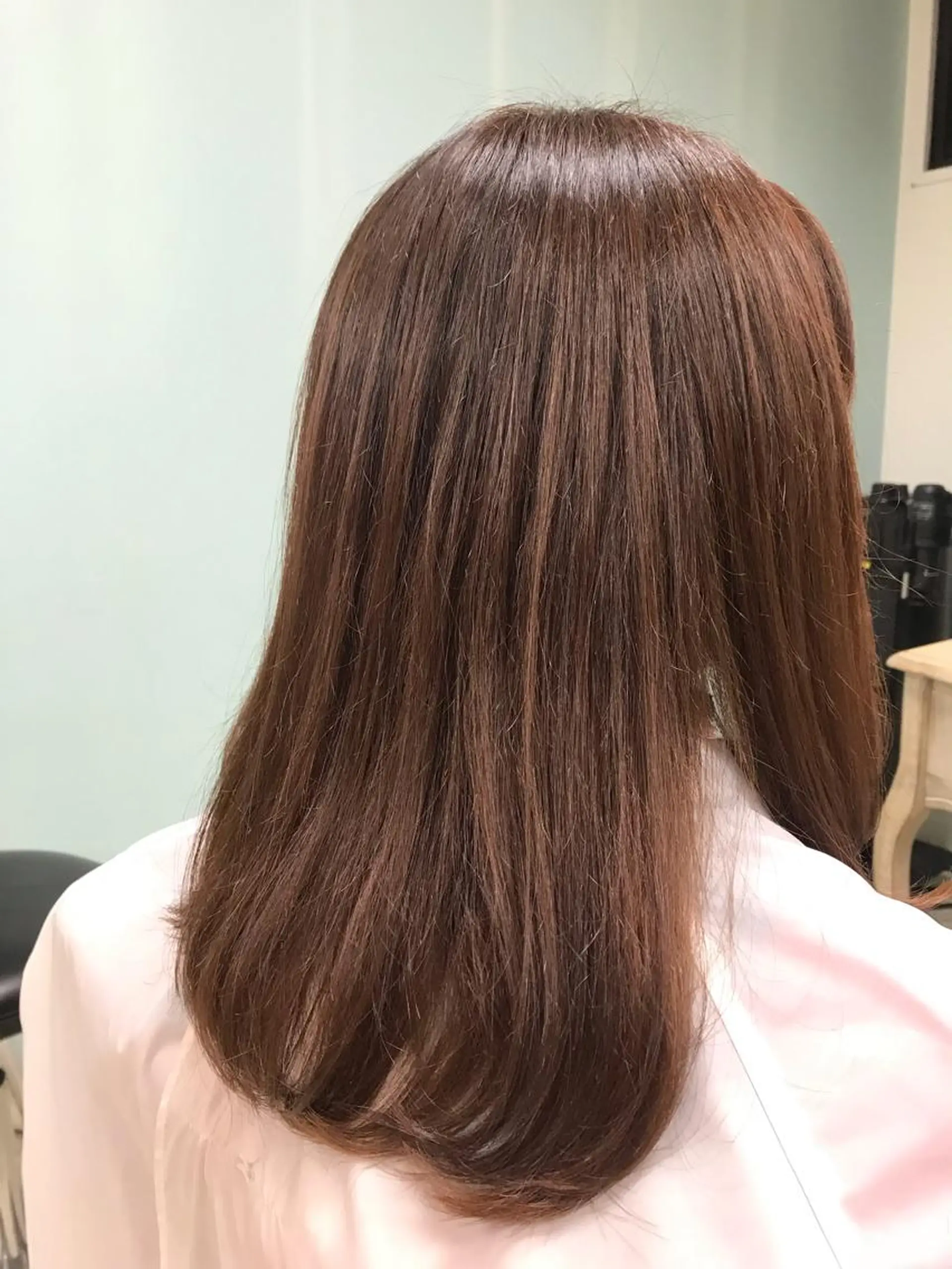 セミロング カラー ブラウンカラー ピンクカラー ピンクブラウン 本多結香/レイヤー /ハイライトカラーのヘアスタイル