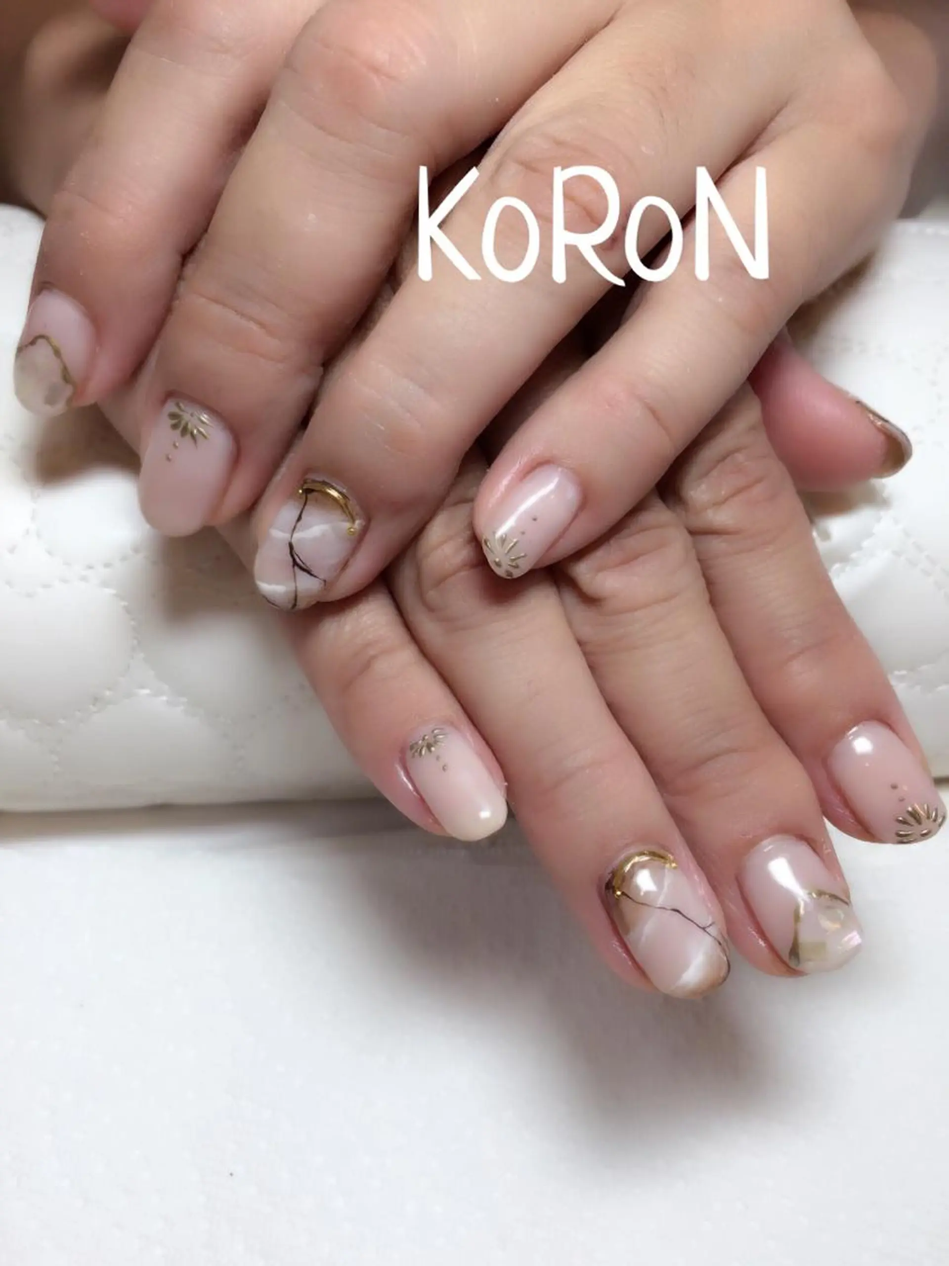ネイル ゴールド 自宅サロン鎌倉 KORONのネイルデザイン