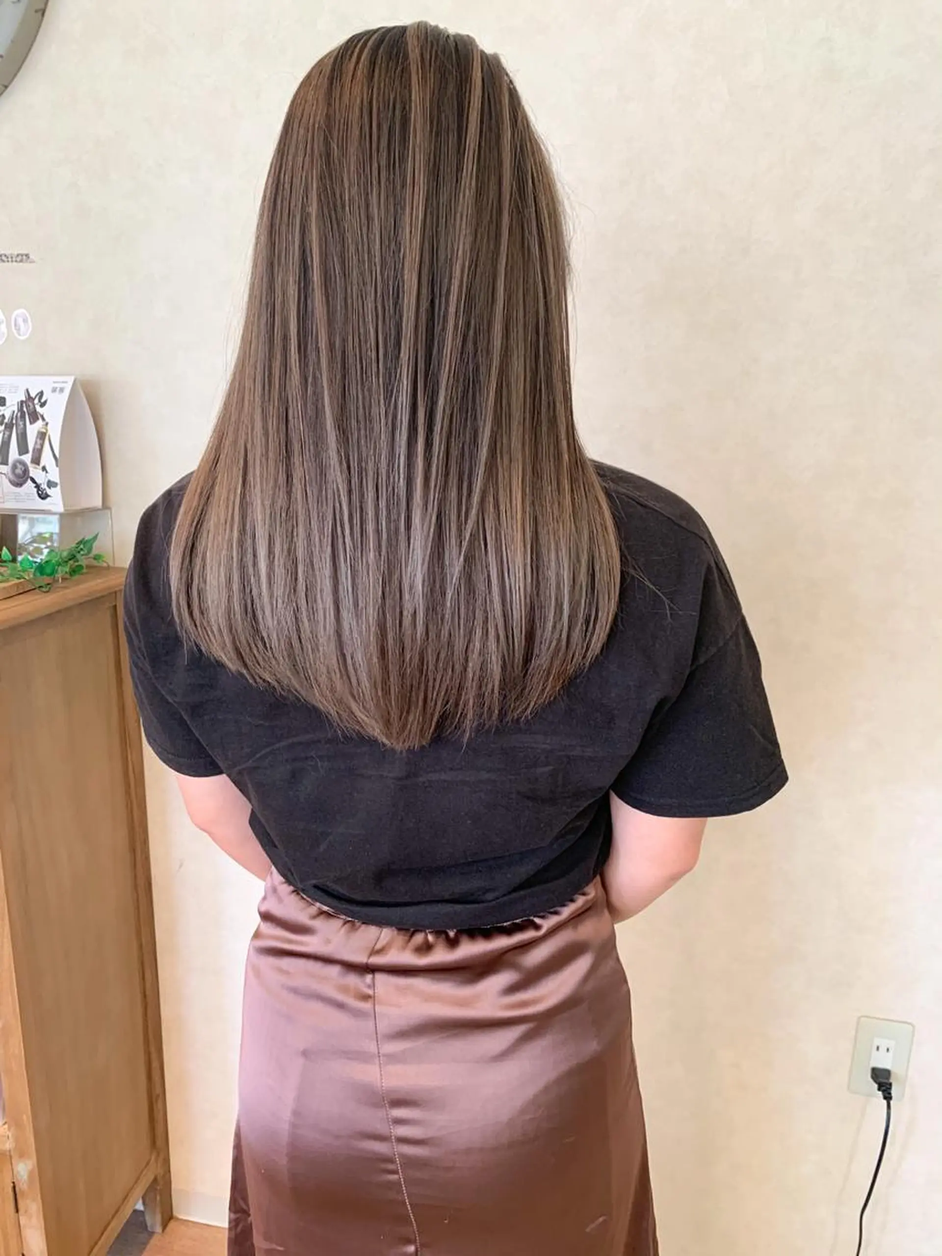 ロング レイヤーカット Lit.豊橋 夏目のヘアスタイル