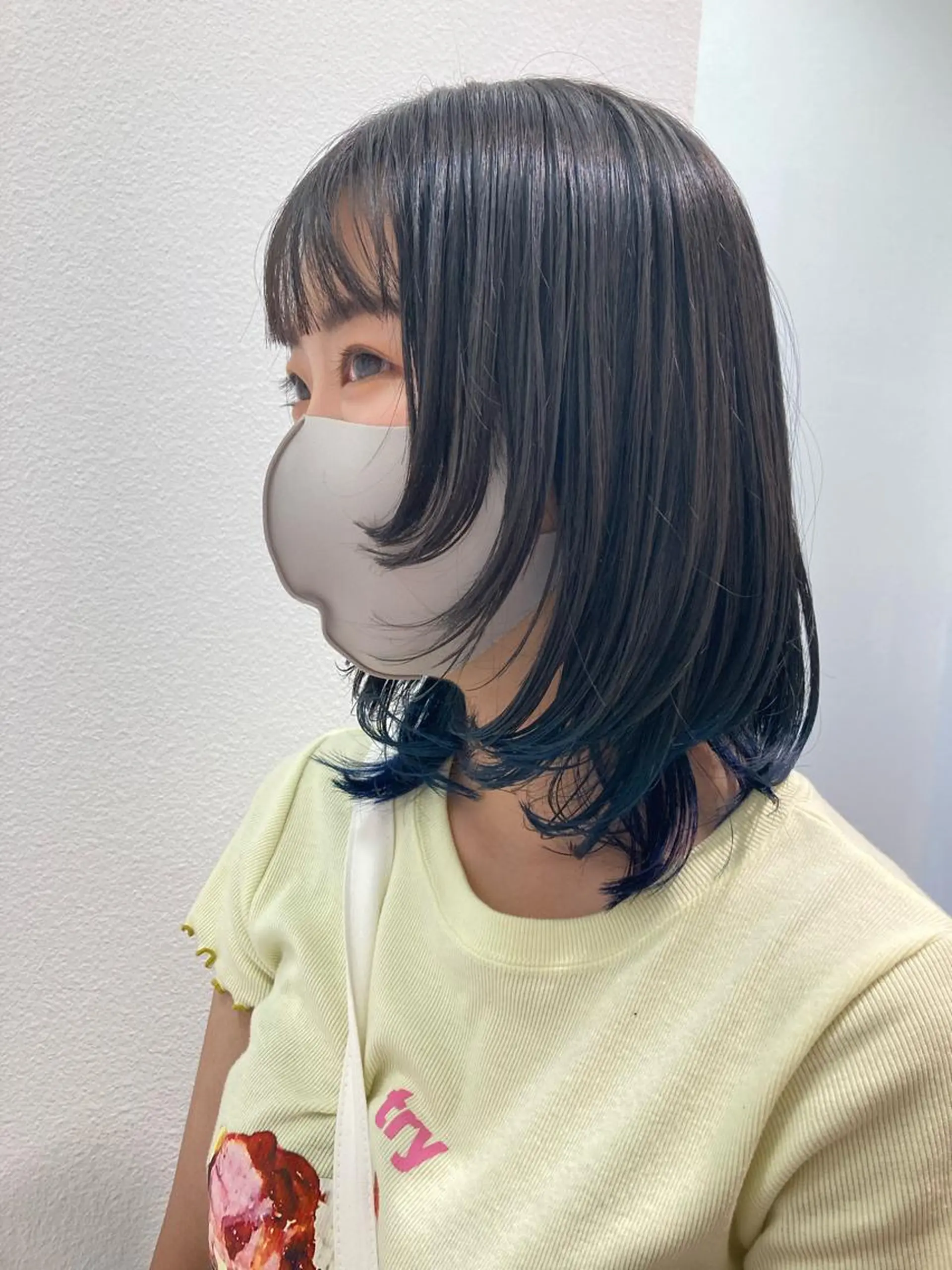 ミディアム カラー ブルーカラー レイヤーカット カット ヘアカラー トリートメント スキバサミを使わない カット🌼唯🌼のヘアスタイル