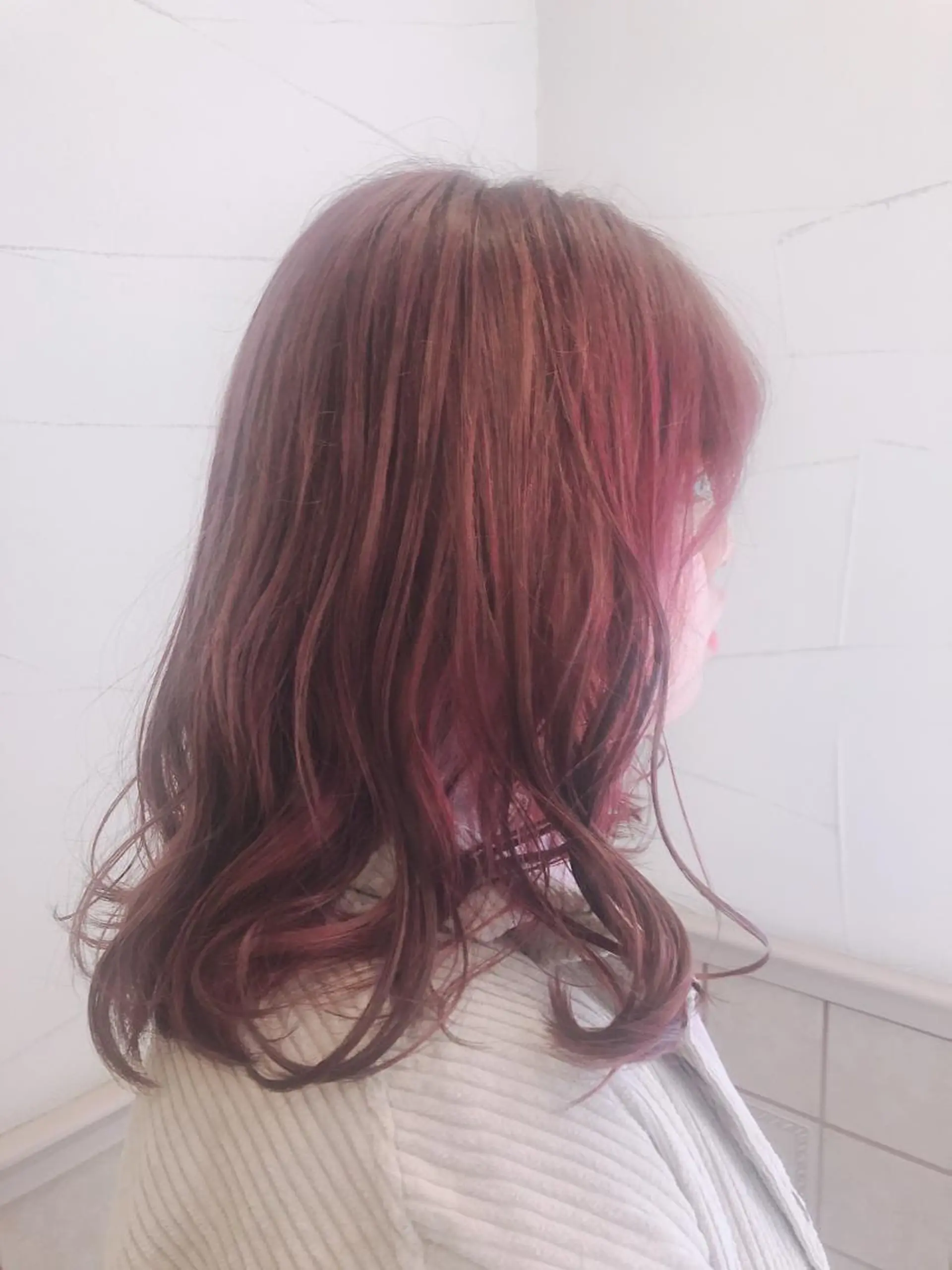 ロング カラー ピンクカラー wakana 【ブリーチカラー】のヘアスタイル