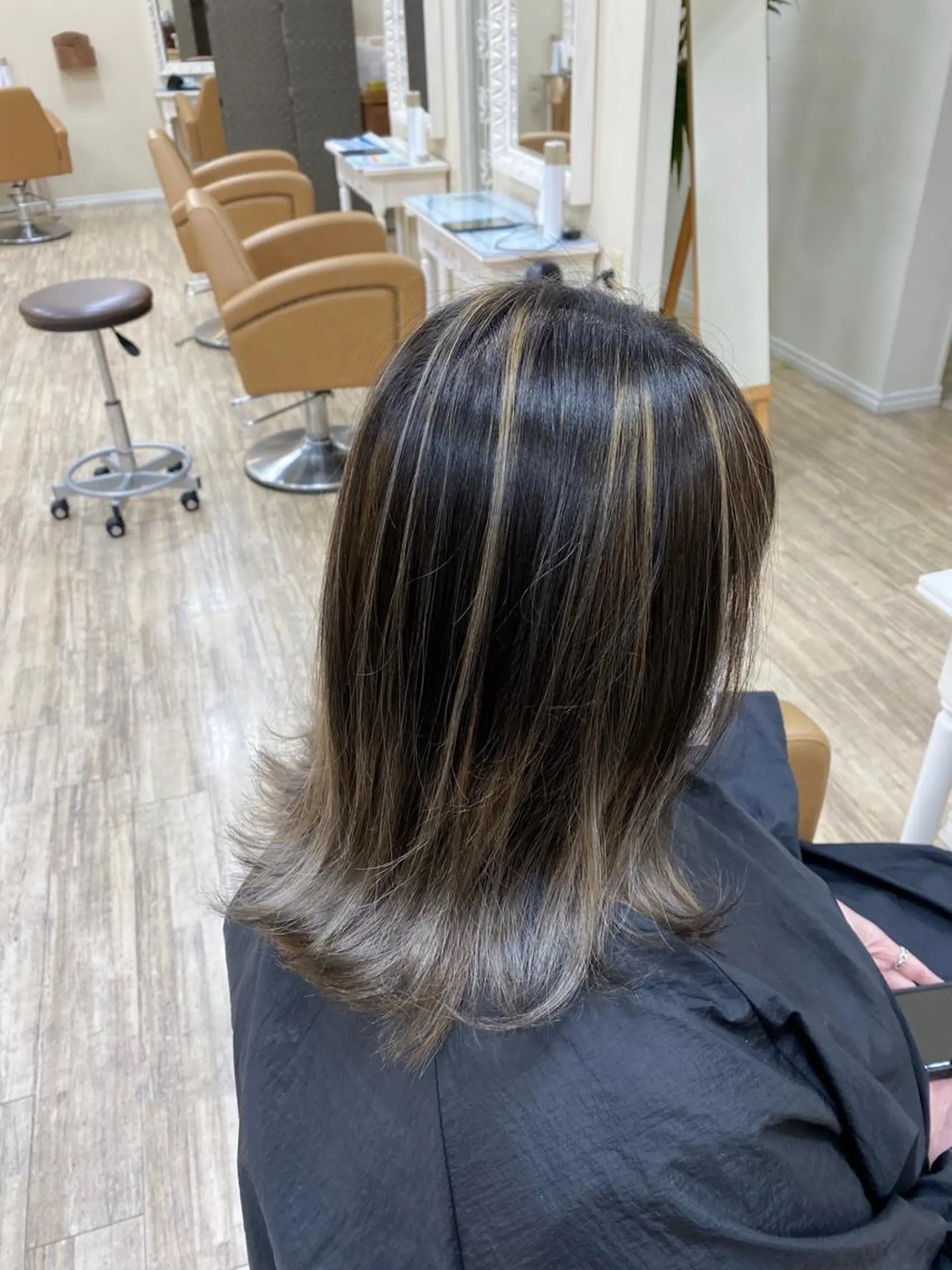 カラー SALOWIN栄 高須大貴のヘアスタイル