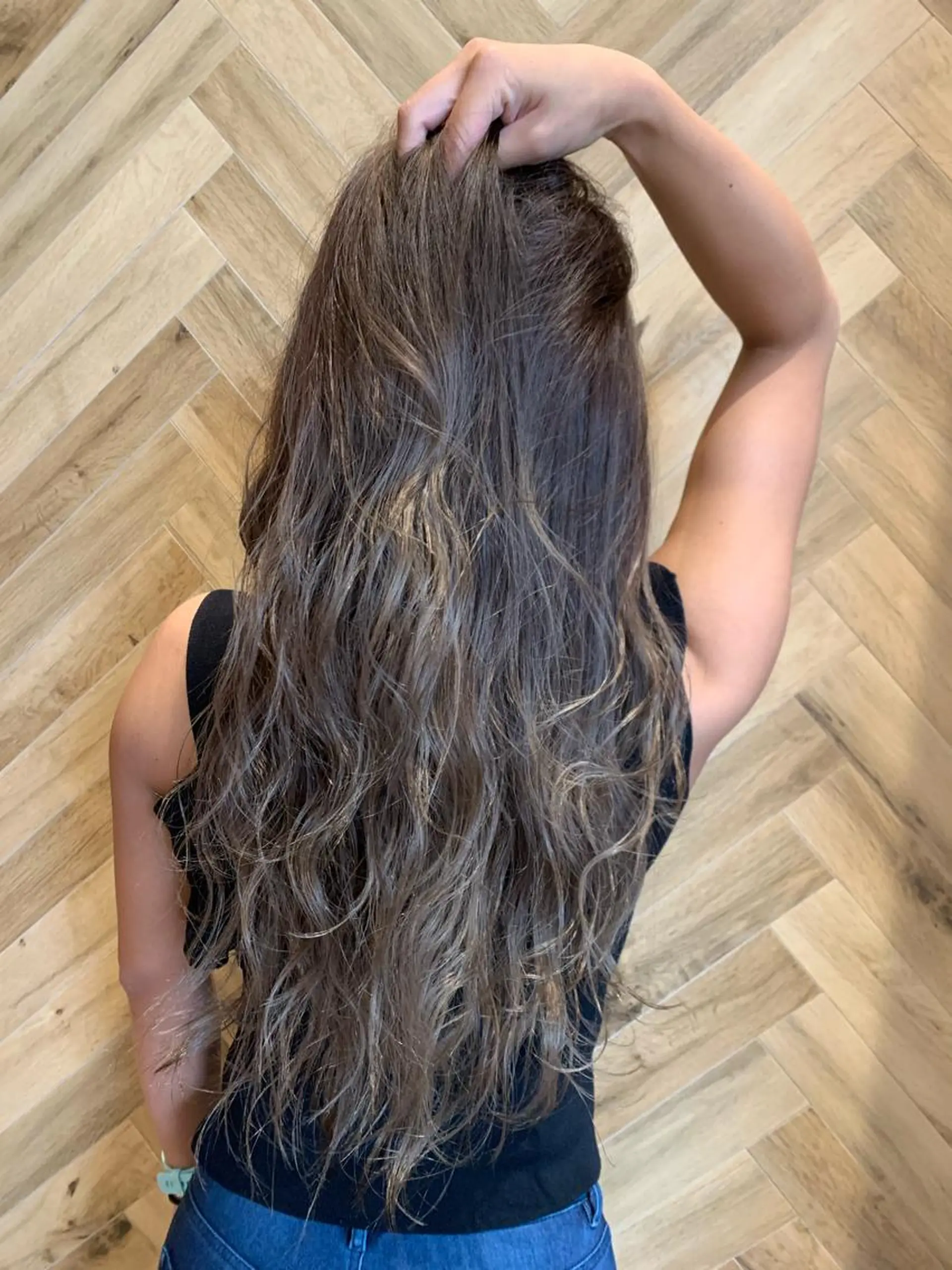 ロング カラー ブリーチ Earth岩槻店 YAGIのヘアスタイル