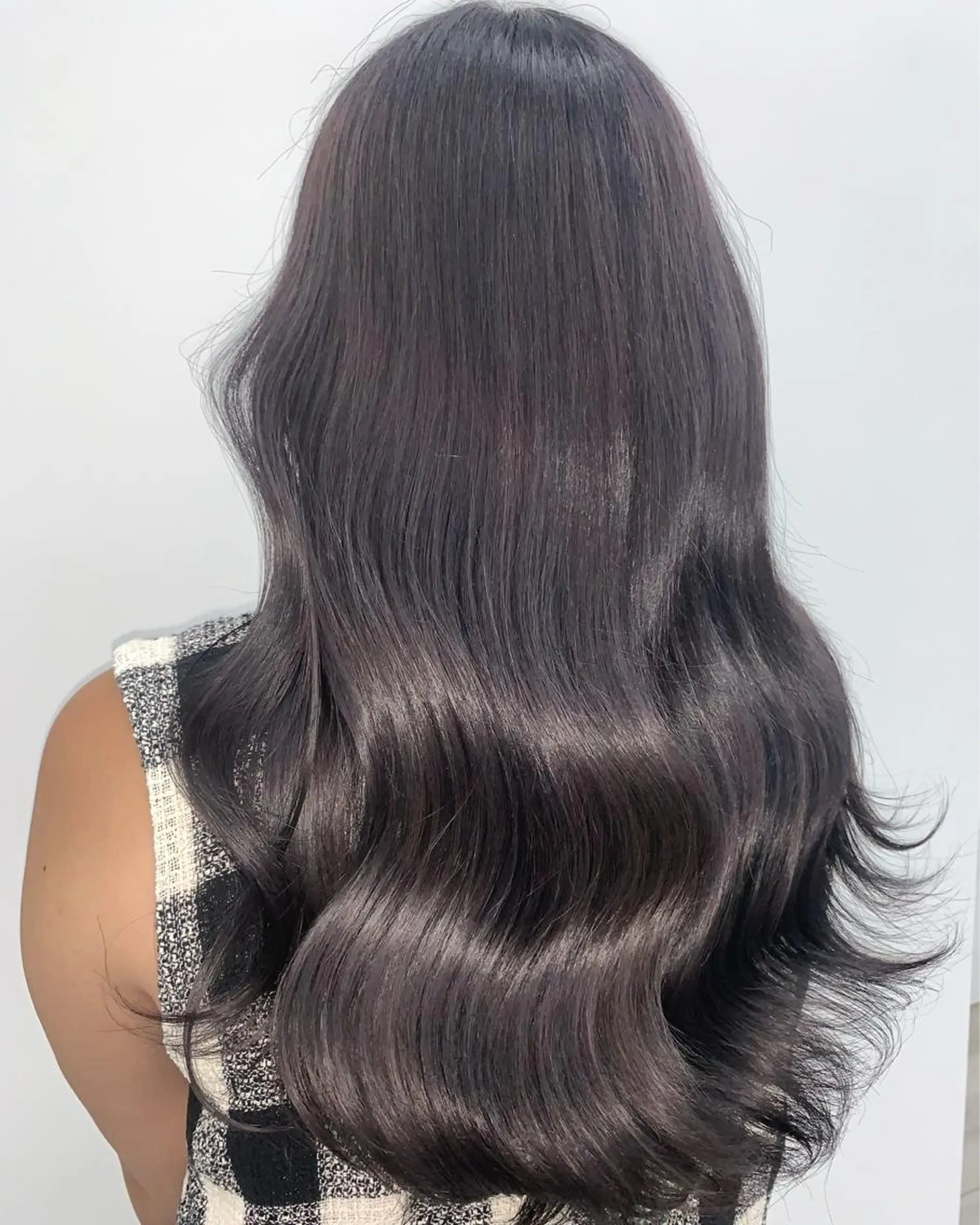 カラー ハイトーンカラー ラベンダーカラー 中川 来紀のヘアスタイル