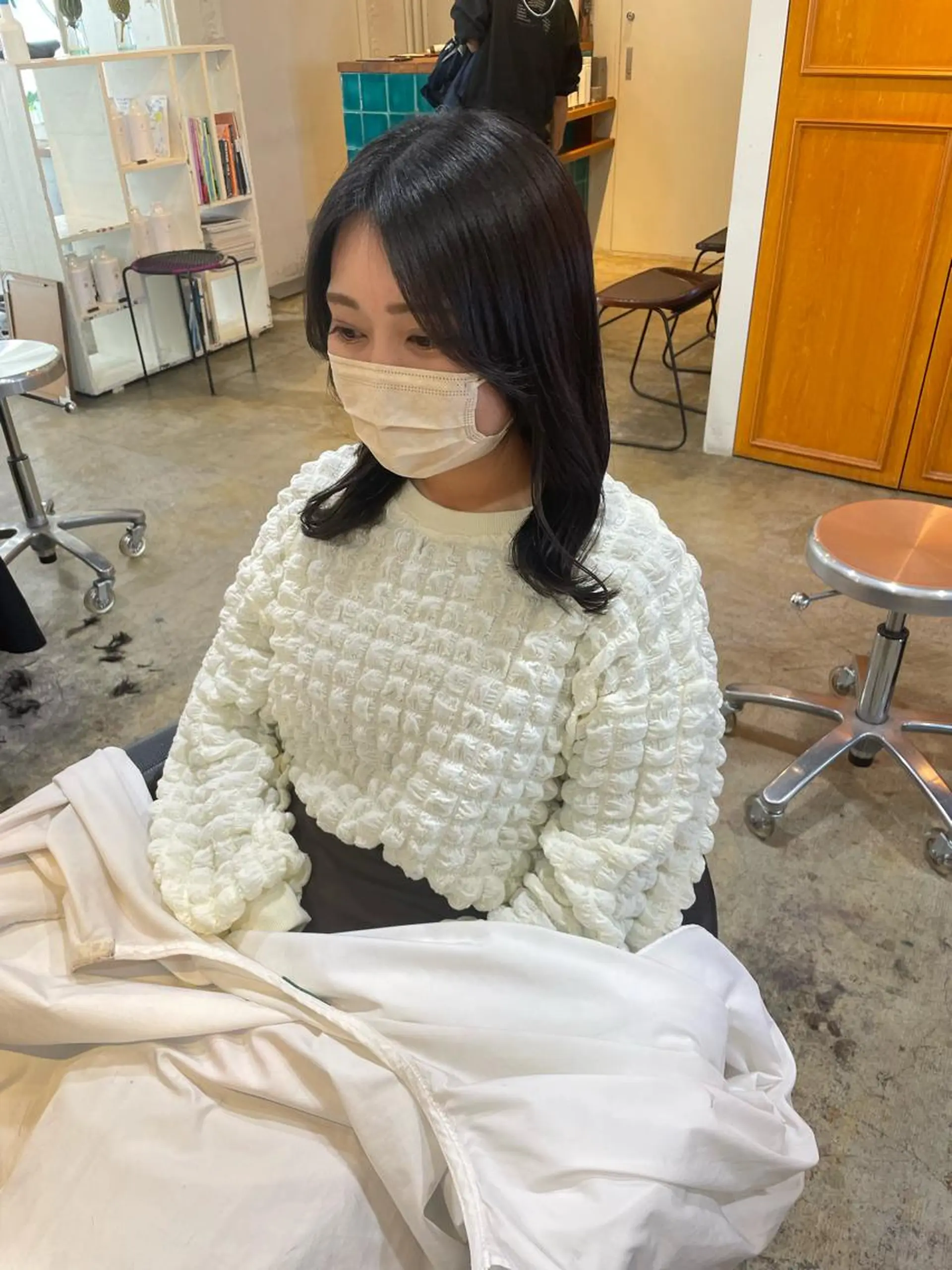 ミディアム カラー グレージュ カット ヘアカラー トリートメント MIOベージュカラー 柔らかいカラーのヘアスタイル