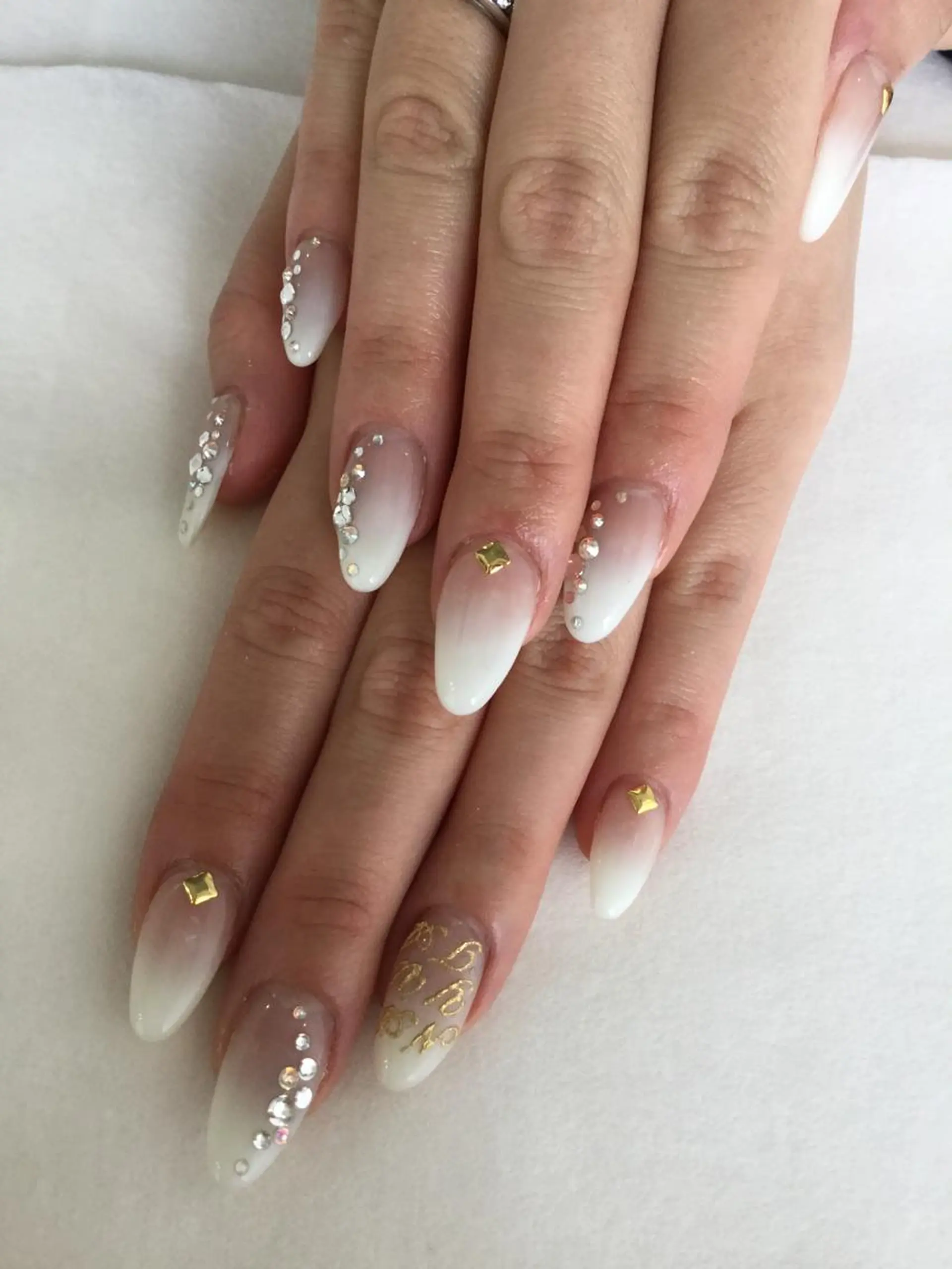 ネイル ハンドネイル 💎🐰 saki. m 🐰💎のネイルデザイン