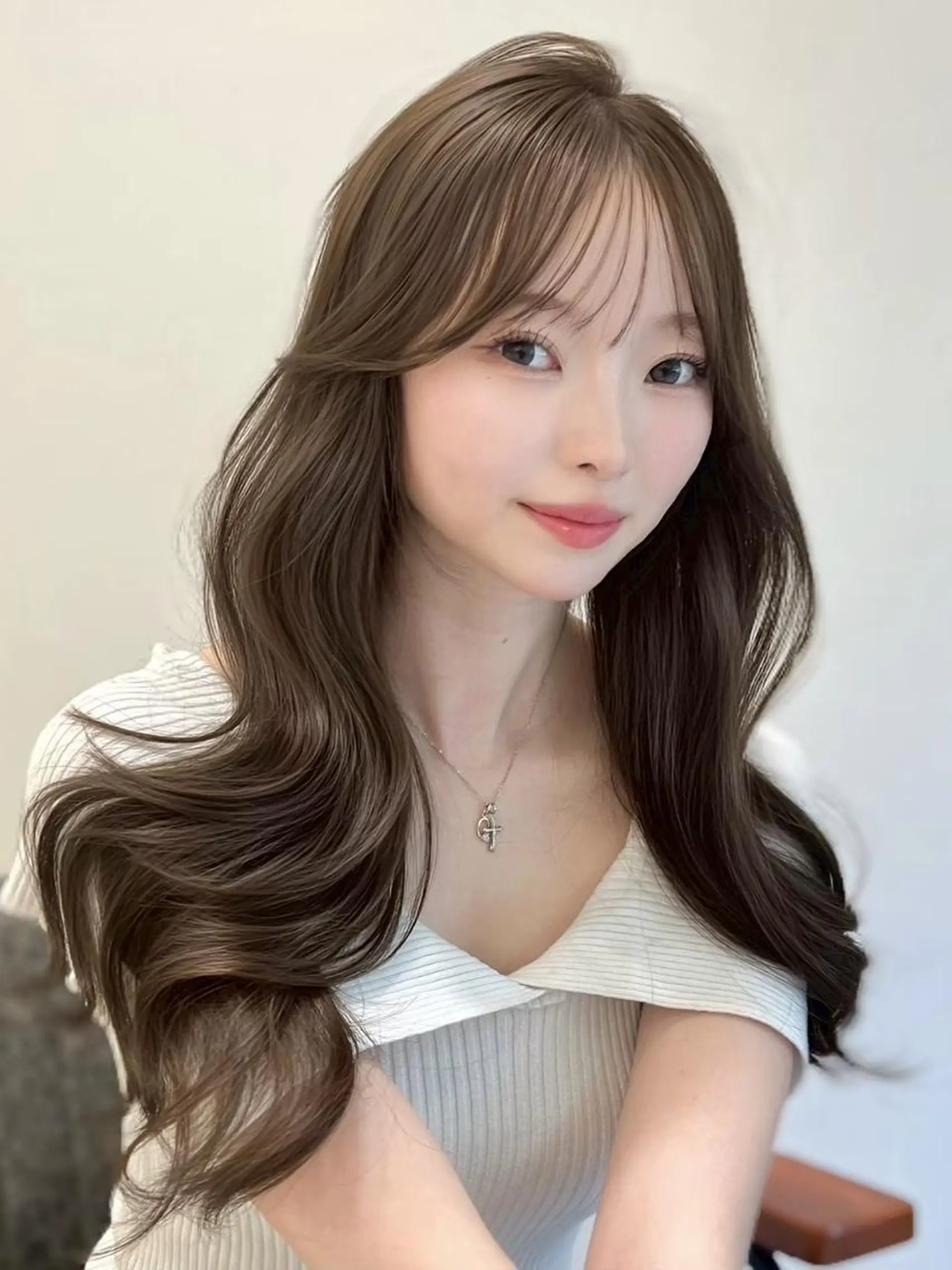 カラー カット ヘアカラー ヘッドスパ ヘアセット トレンドスタイル🤍 透明感ヘアのヘアスタイル