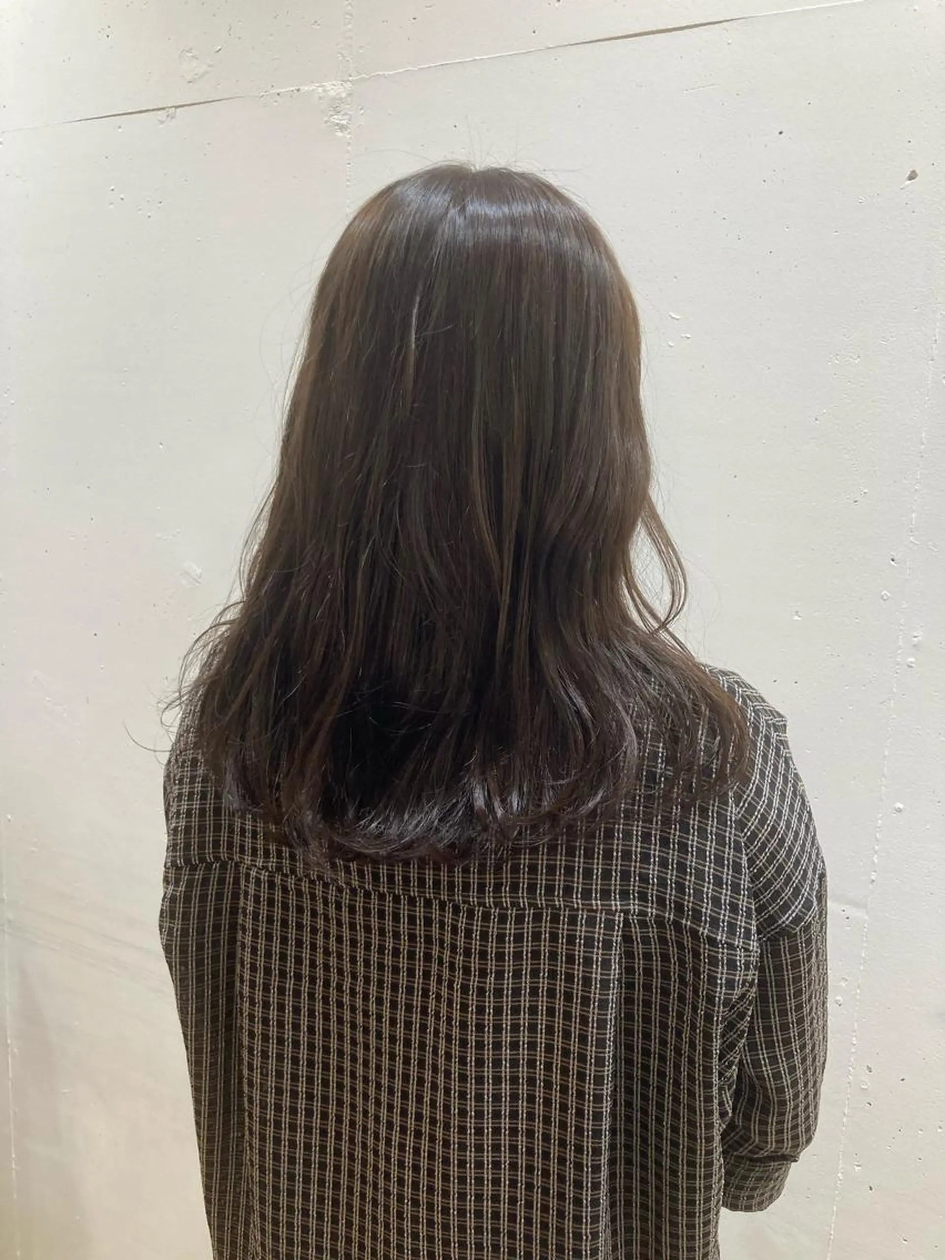 セミロング カラー Keita 白髪ぼかしのヘアスタイル