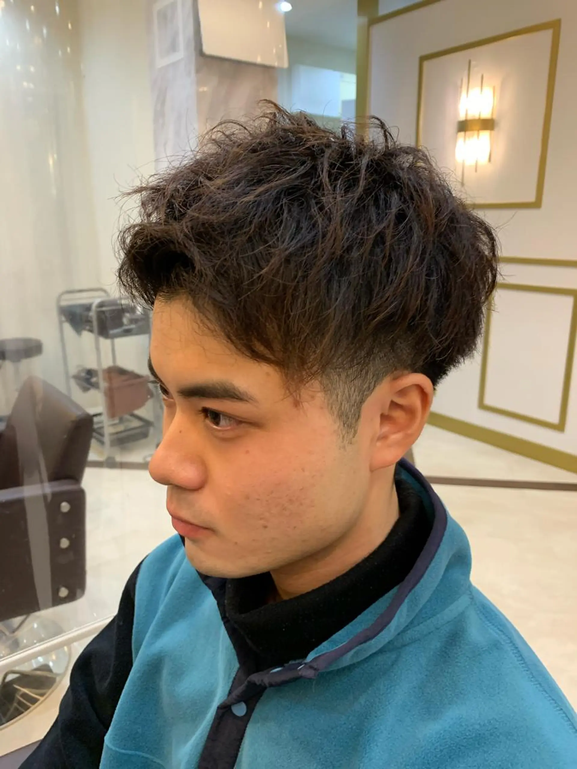 ショート メンズ メンズパーマ ツーブロック 刈り上げ くせ毛 土屋 竣奨のヘアスタイル