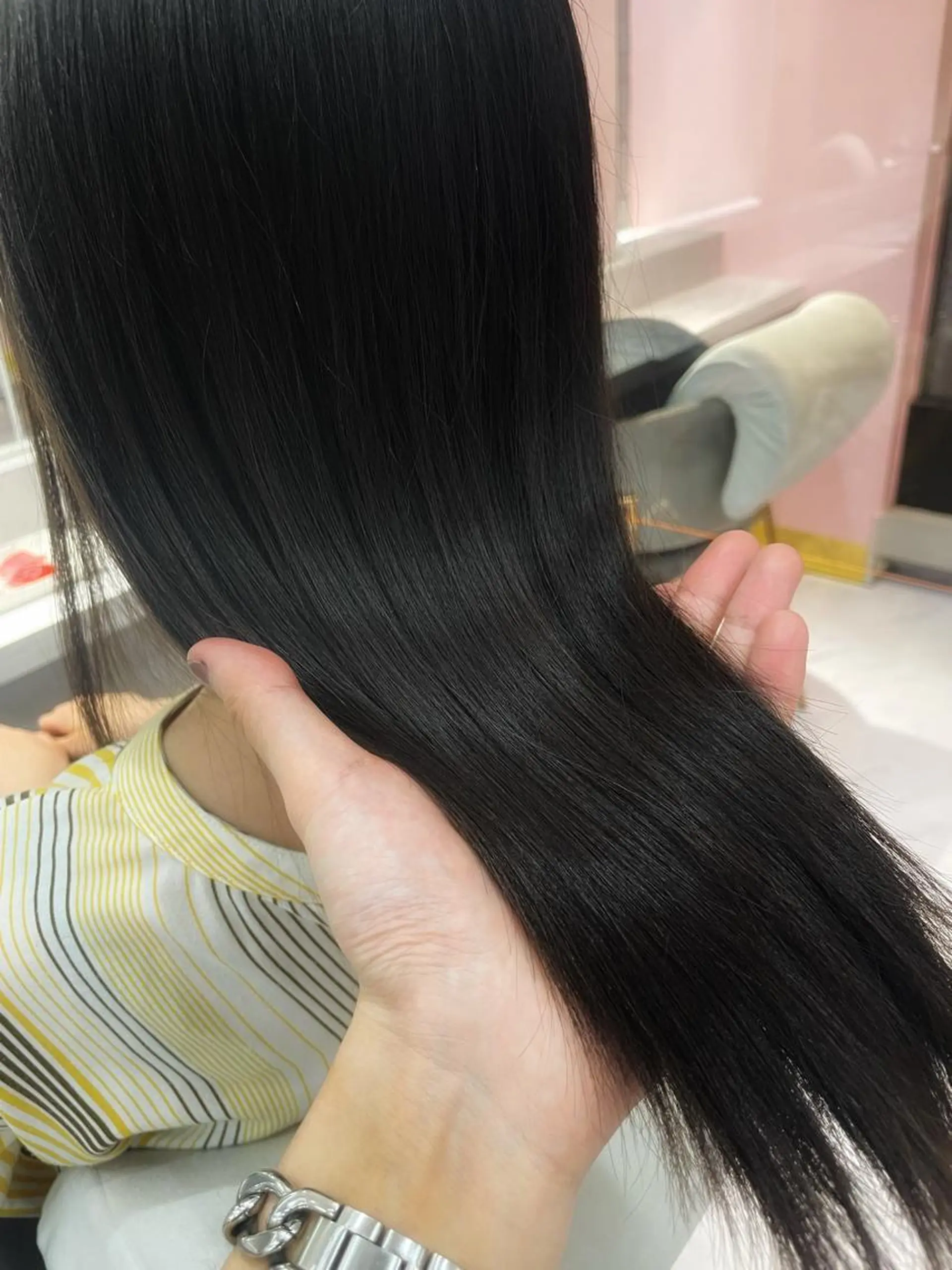 セミロング レイヤー/髪質改善 /透け感カラー/艶髪のヘアスタイル