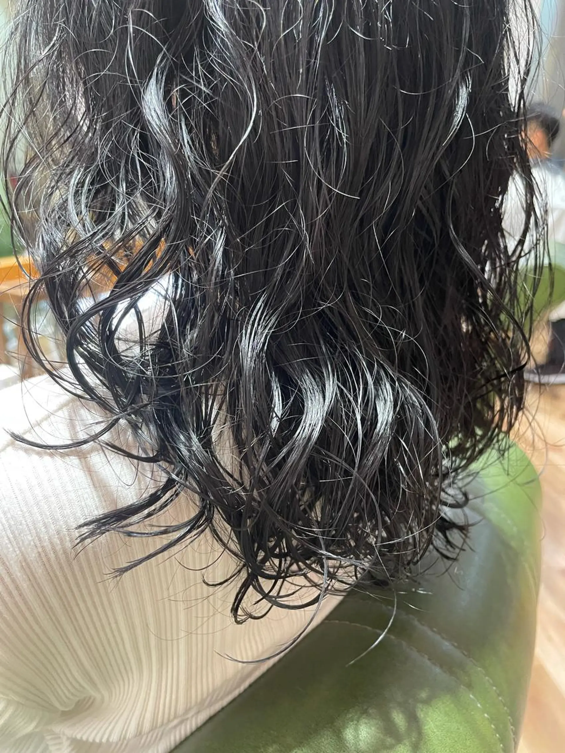 ミディアム カラー パーマ ☀️海外レイヤー 🇺🇸/ヒナコのヘアスタイル