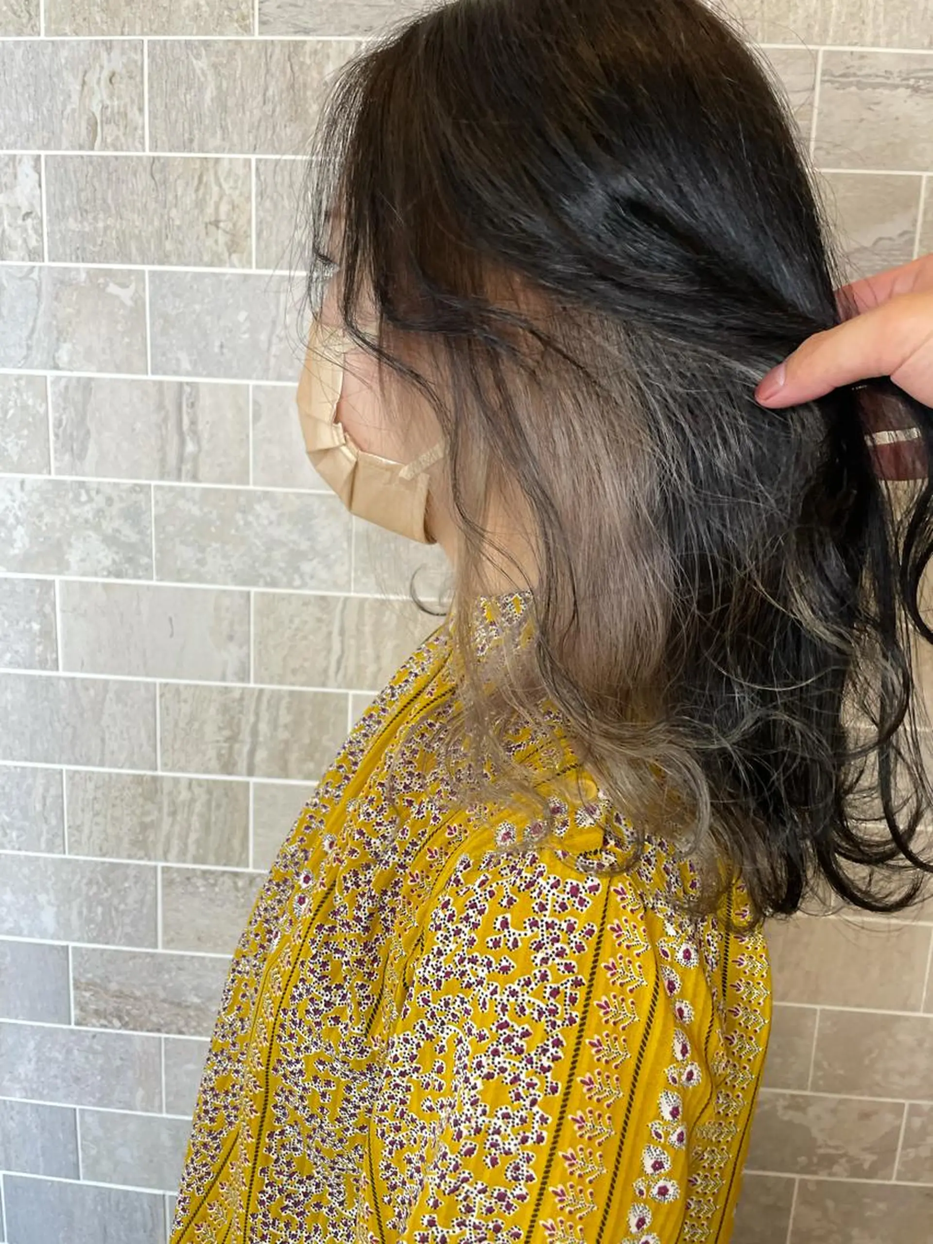 セミロング ヘアカラー ブリーチ毛矯正.髪質 改善.髪にドラマをのヘアスタイル