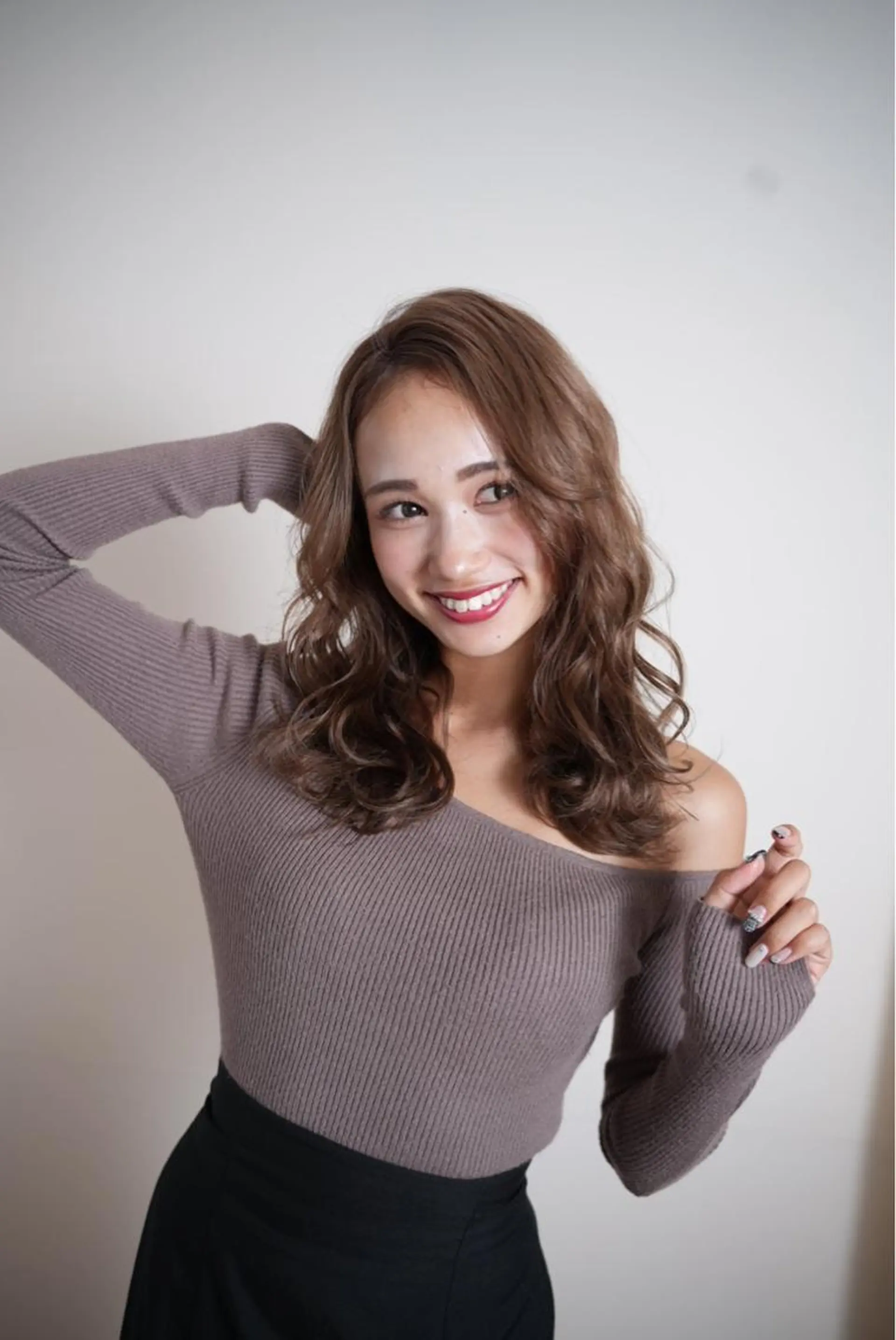 セミロング カット ヘアカラー 福森 みずきのヘアスタイル