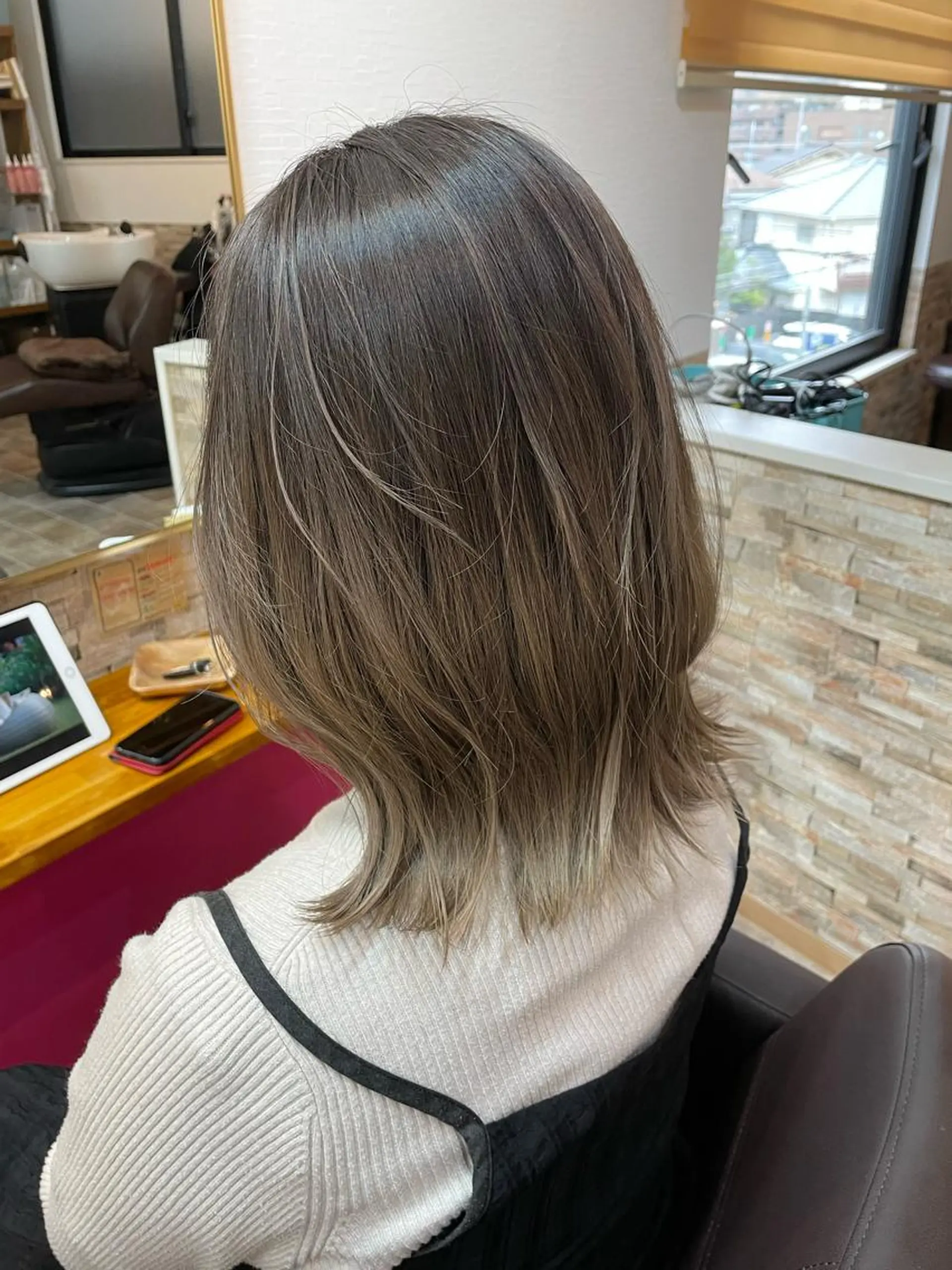 ミディアム カラー グレージュ ヘアカラー YUI/ ブリーチカラー🌷のヘアスタイル