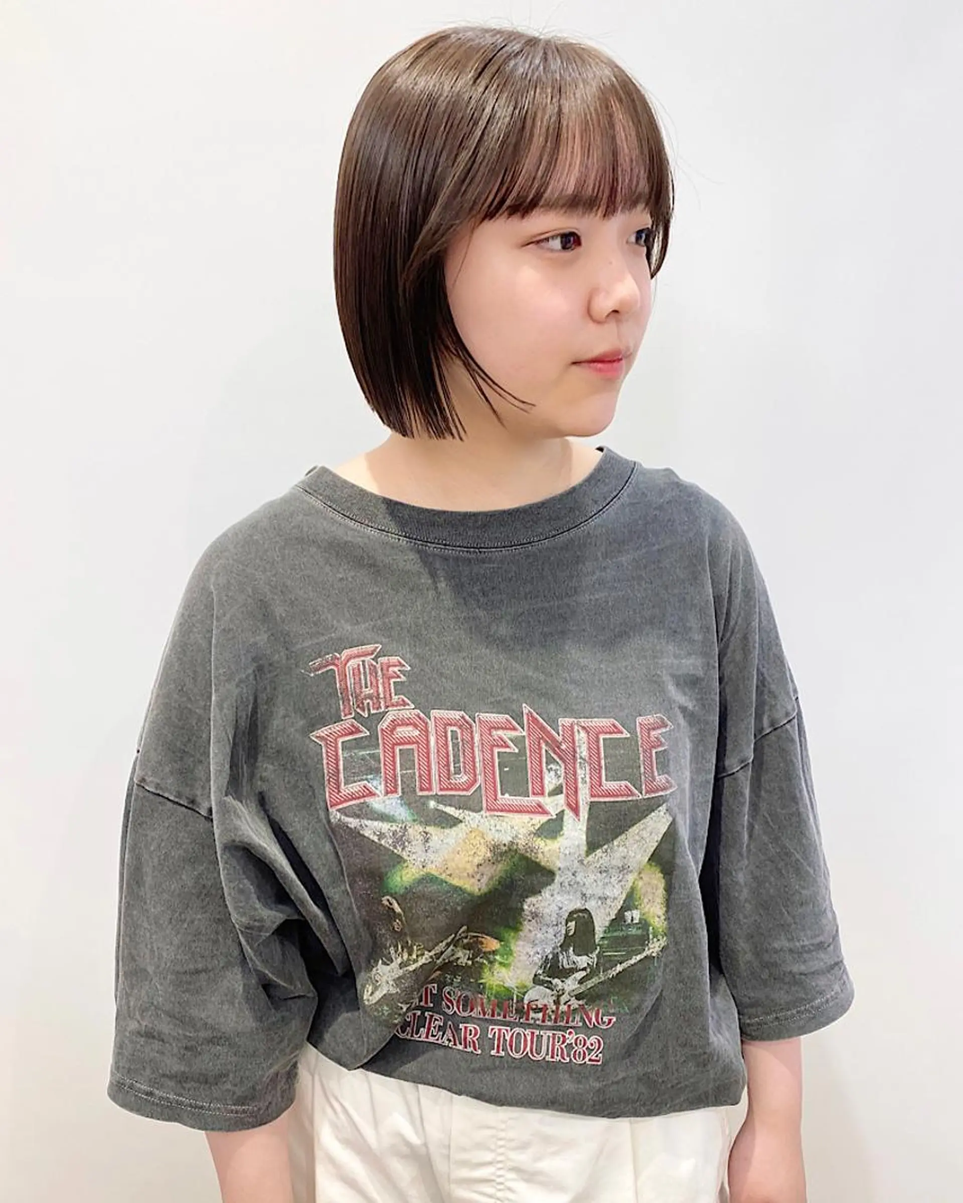 ミディアム カラー ブラウンカラー オリーブブラウン ボブ 石山 /切りっぱなしボブのヘアスタイル