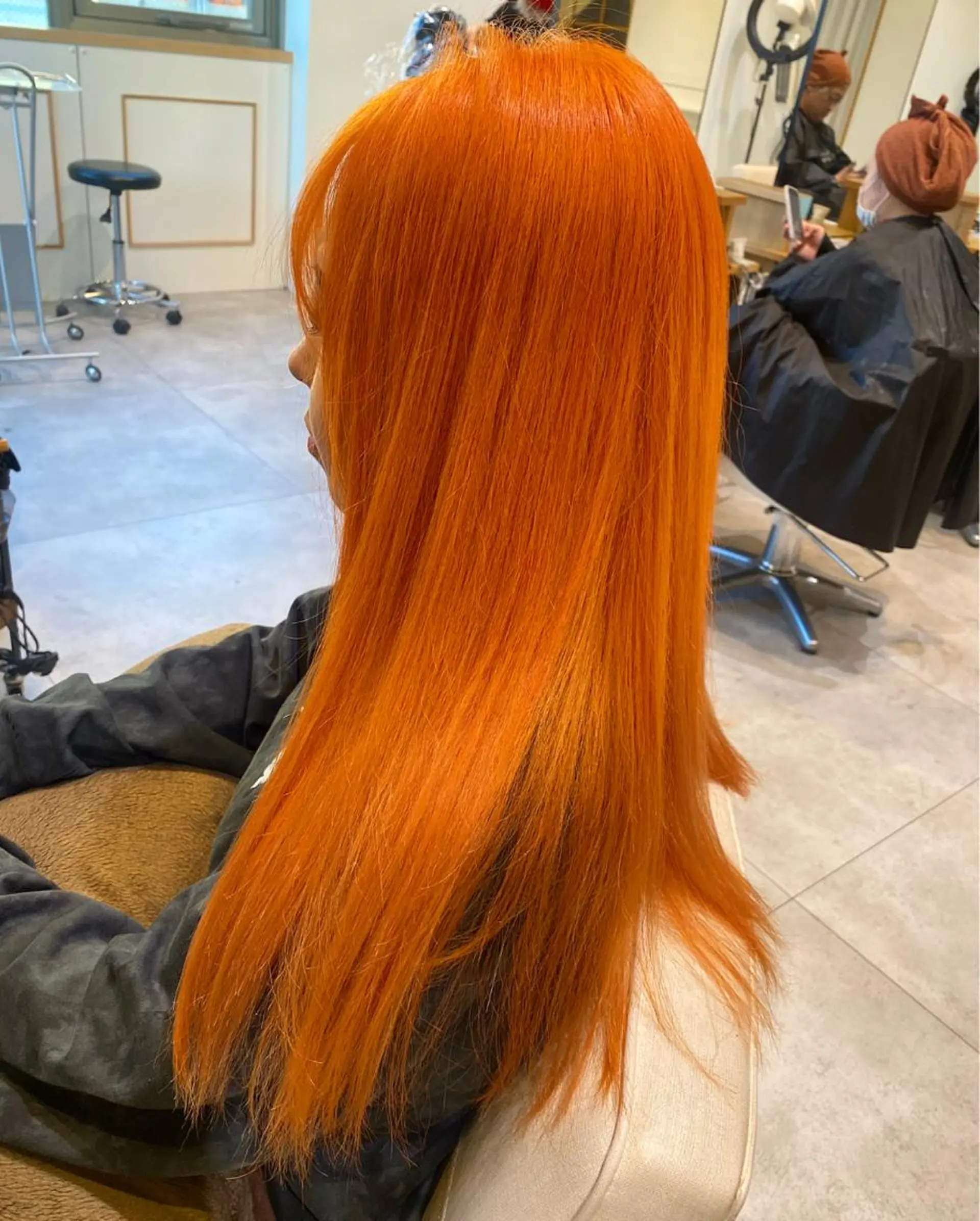 ロング カラー ブリーチ ダブルカラー オレンジ カット ヘアカラー 南上 野々佳のヘアスタイル