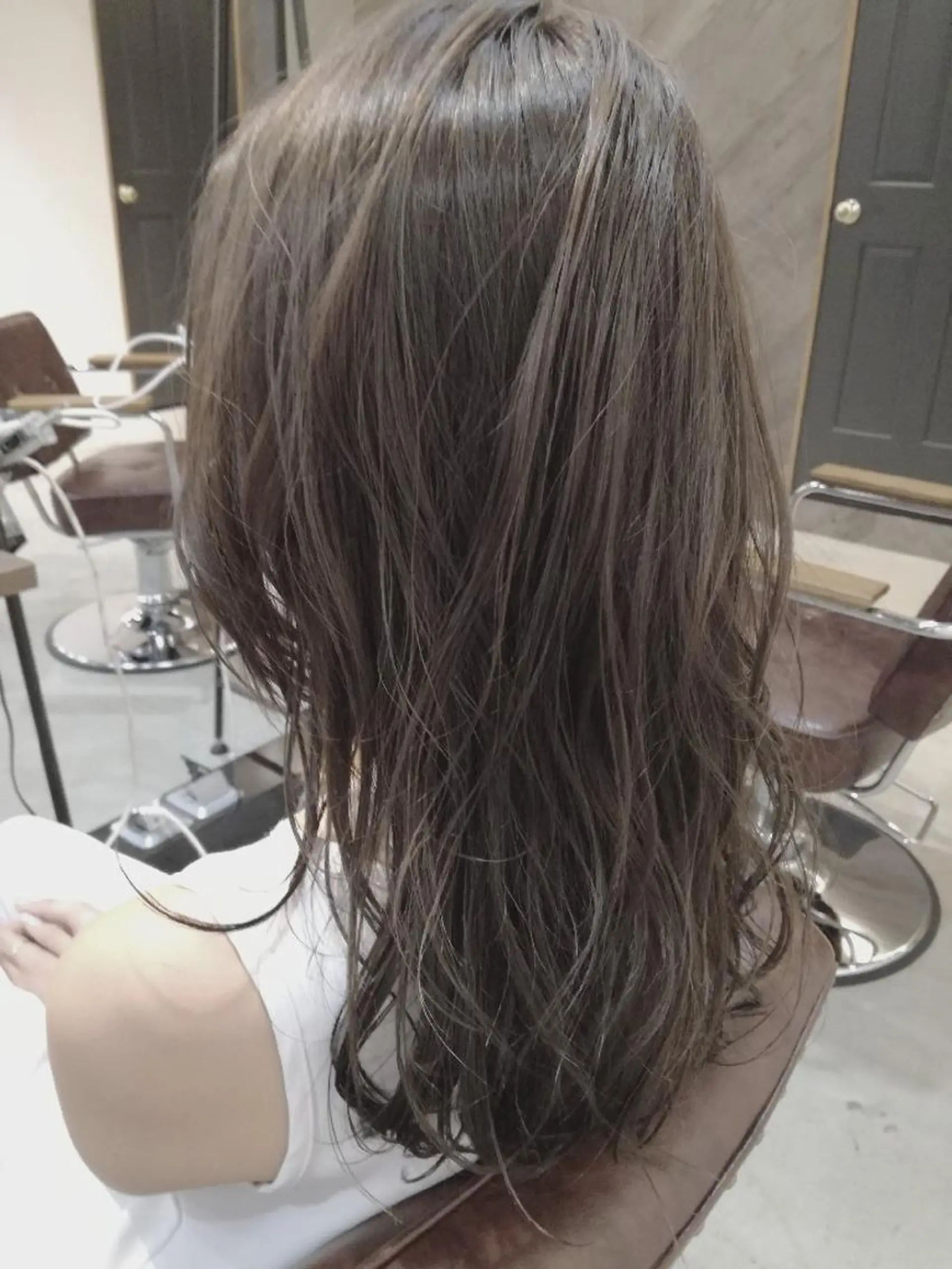 ロング カラー パーマ ヘアアレンジ メンズ キッズ ネイル マツエク・マツパ メンズハイライト ハイライトカラー ハイライト 中津No.1髪質改善 店長✨透ける暗髪のヘアスタイル