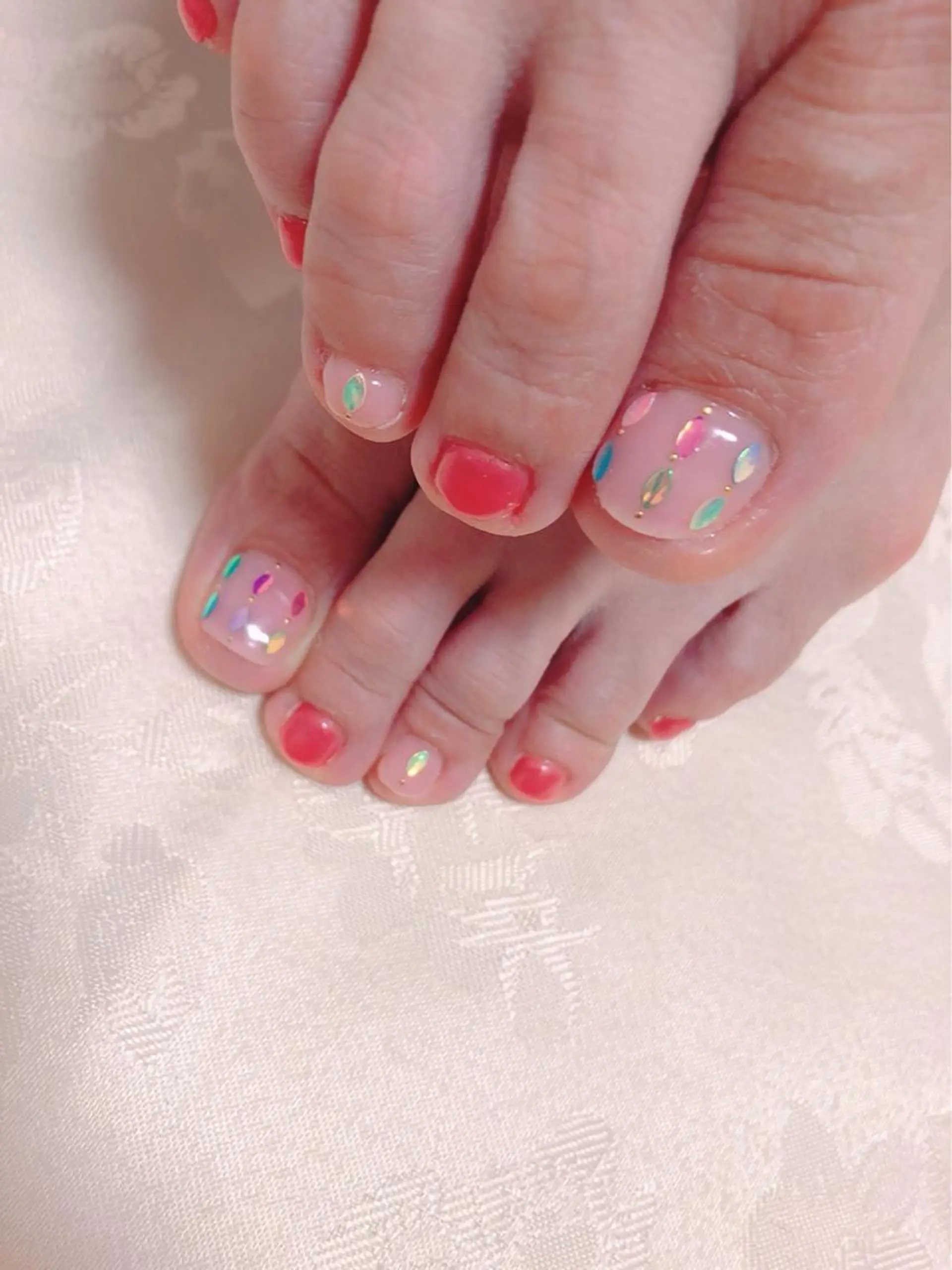 ネイル アートネイル 長さ出し フットネイル グリーン ニュアンスネイル Lily Roseスタッフ一同のマツエク・マツパデザイン