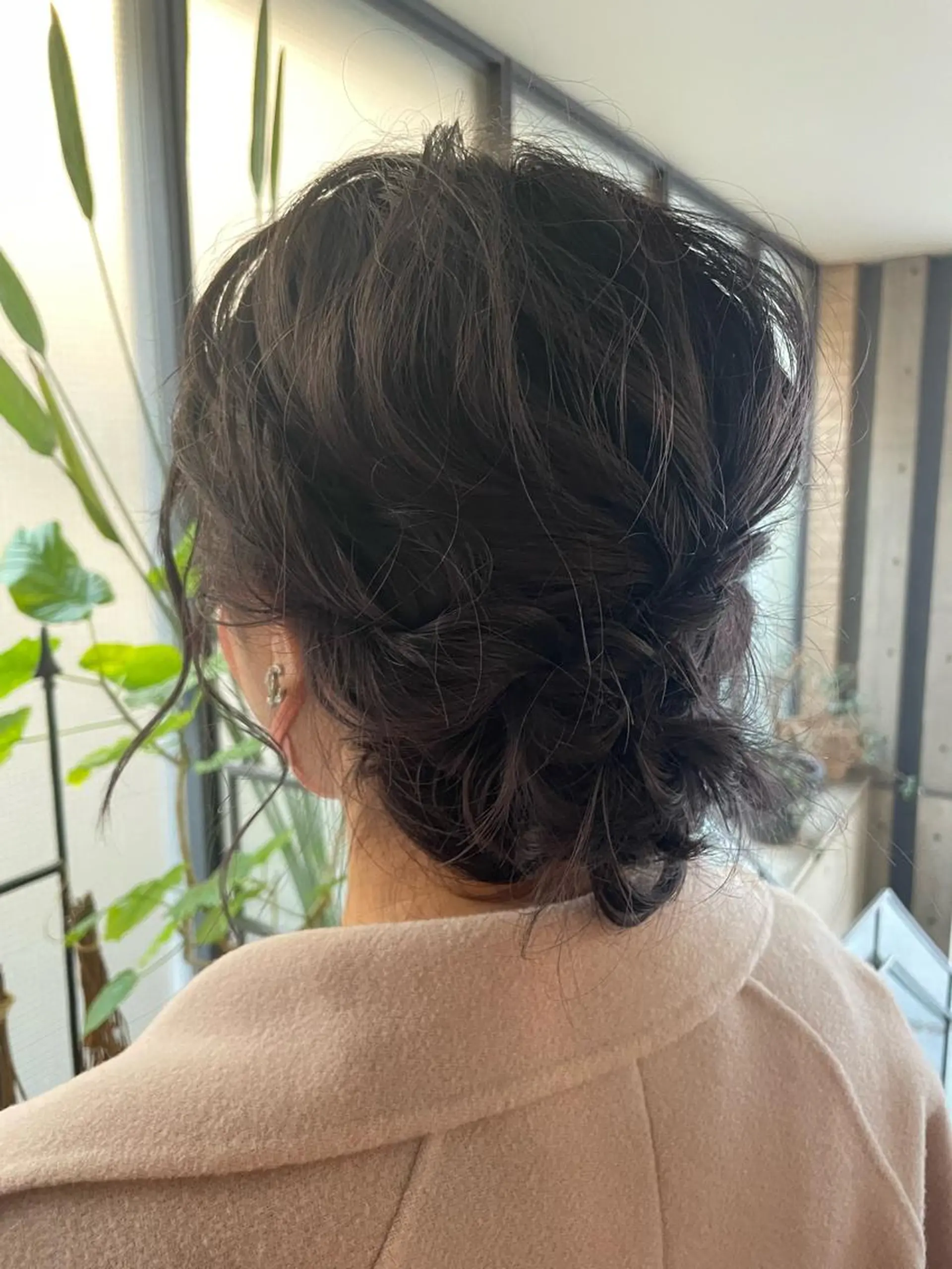 セミロング ヘアアレンジ 結婚式・ブライダル やすだ しおりのエステ・リラクイメージ