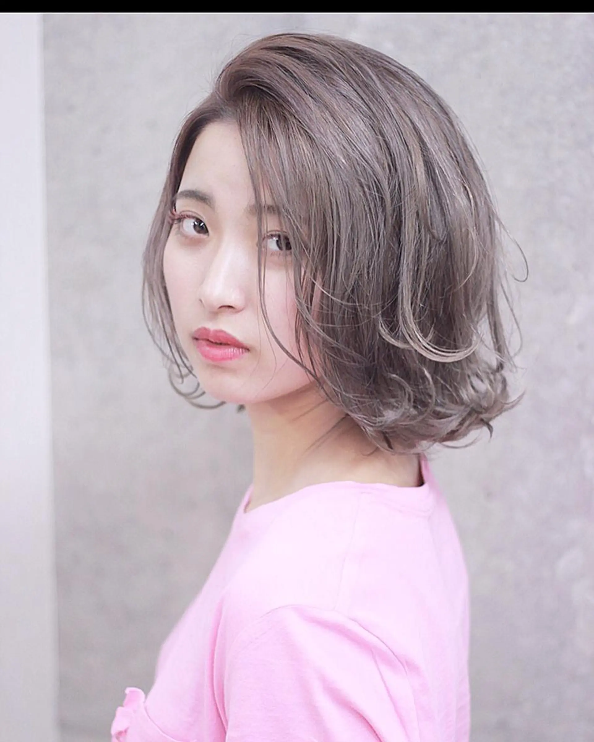 ミディアム カラー ヘアアレンジ グレージュ 及川 光のヘアスタイル