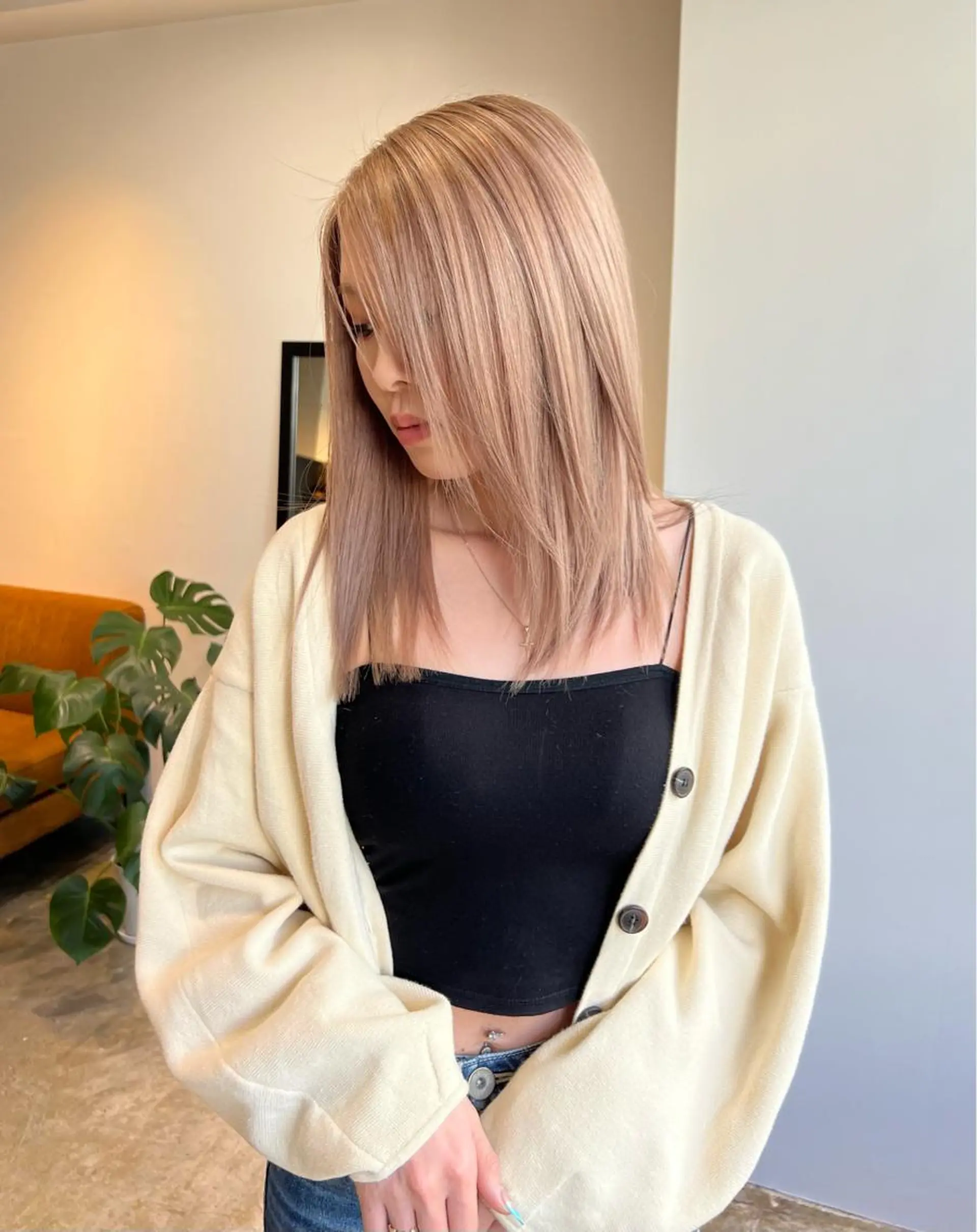 セミロング ヘアカラー 心斎橋/海外レイヤー 募集中三好玲奈のヘアスタイル