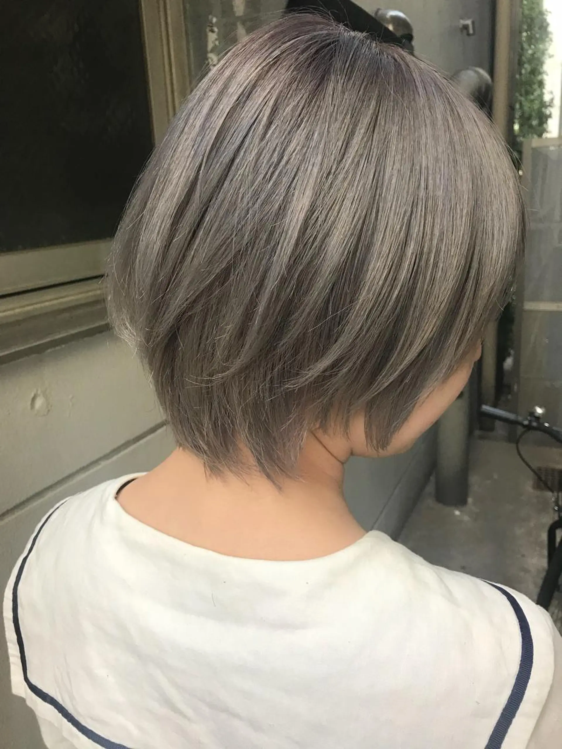 カラー シルバー メンズハイトーン メンズバレイヤージュのヘアスタイル