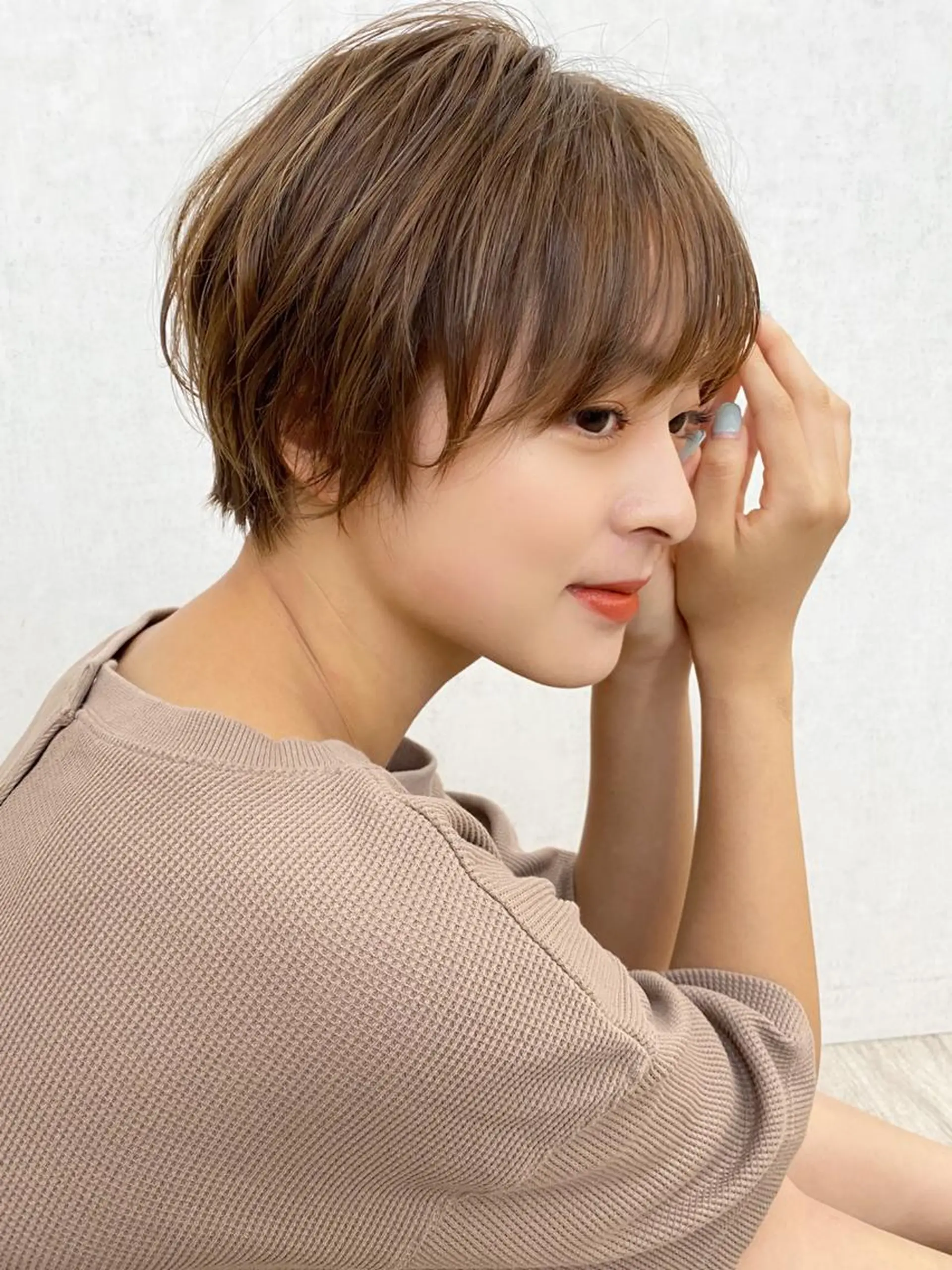 ショート 切りっぱなしボブ ショートボブ ボブ ハイライト シースルーバング 髪質改善/茅ヶ崎 マツモト リョウのヘアスタイル