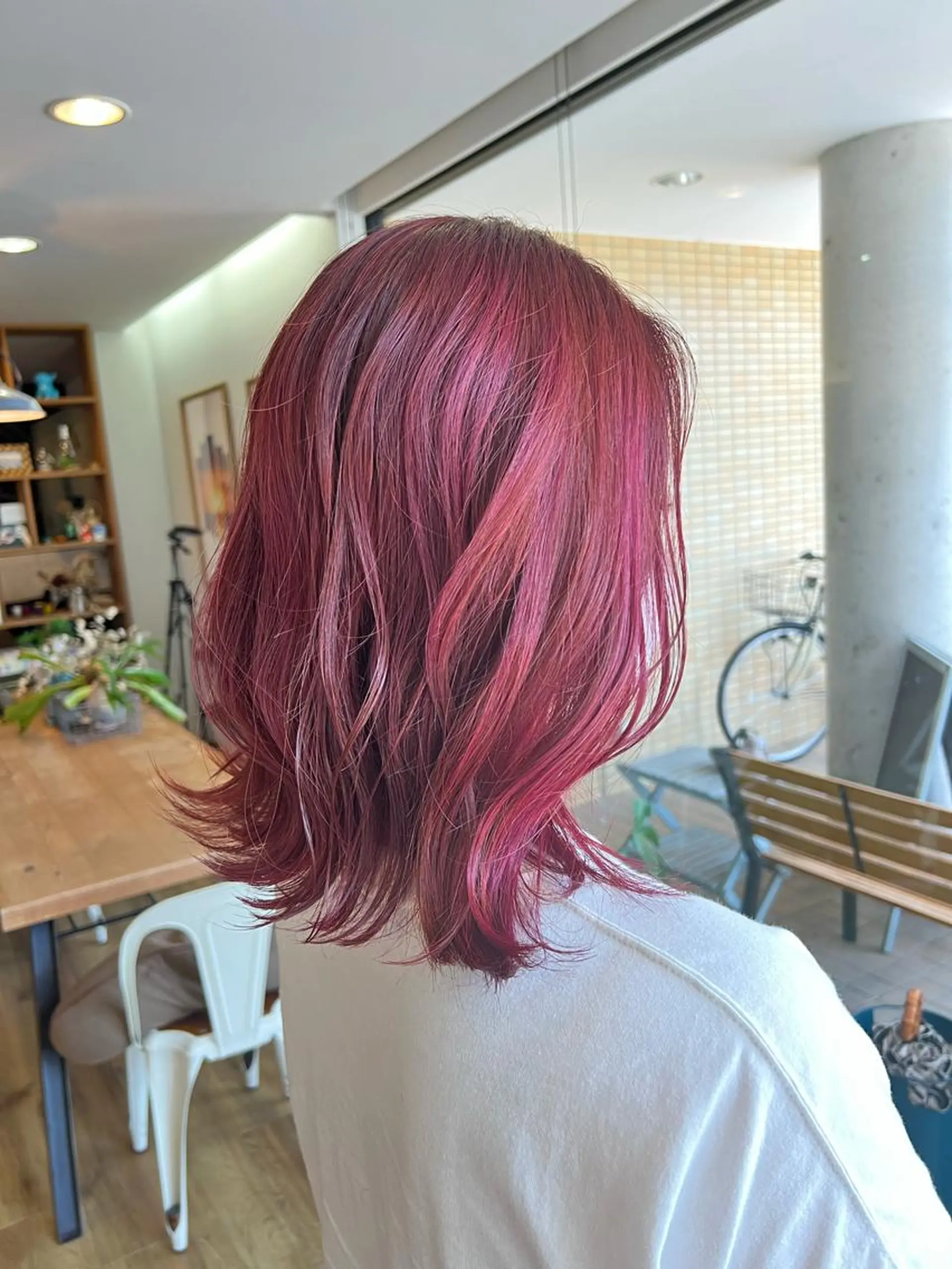 ミディアム カラー ピンクカラー ローズカラー バイオレットカラー バイオレットピンク カット ヘアカラー トリートメント 堀 望美のヘアスタイル