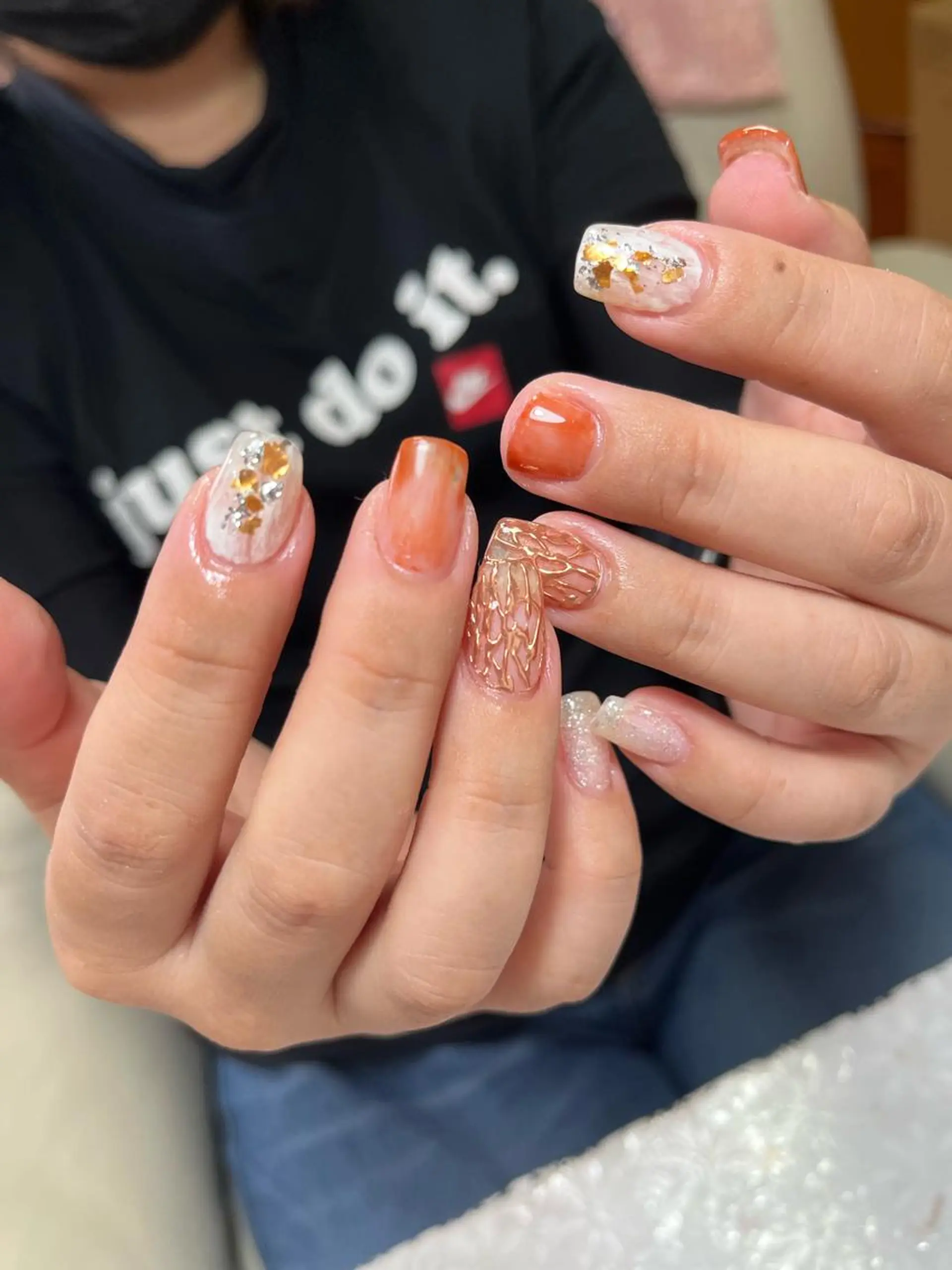 ネイル ジェルネイル キラキラネイル 韓国ネイル パラジェル ワンホンネイル ハンドネイル nails' it...のネイルデザイン